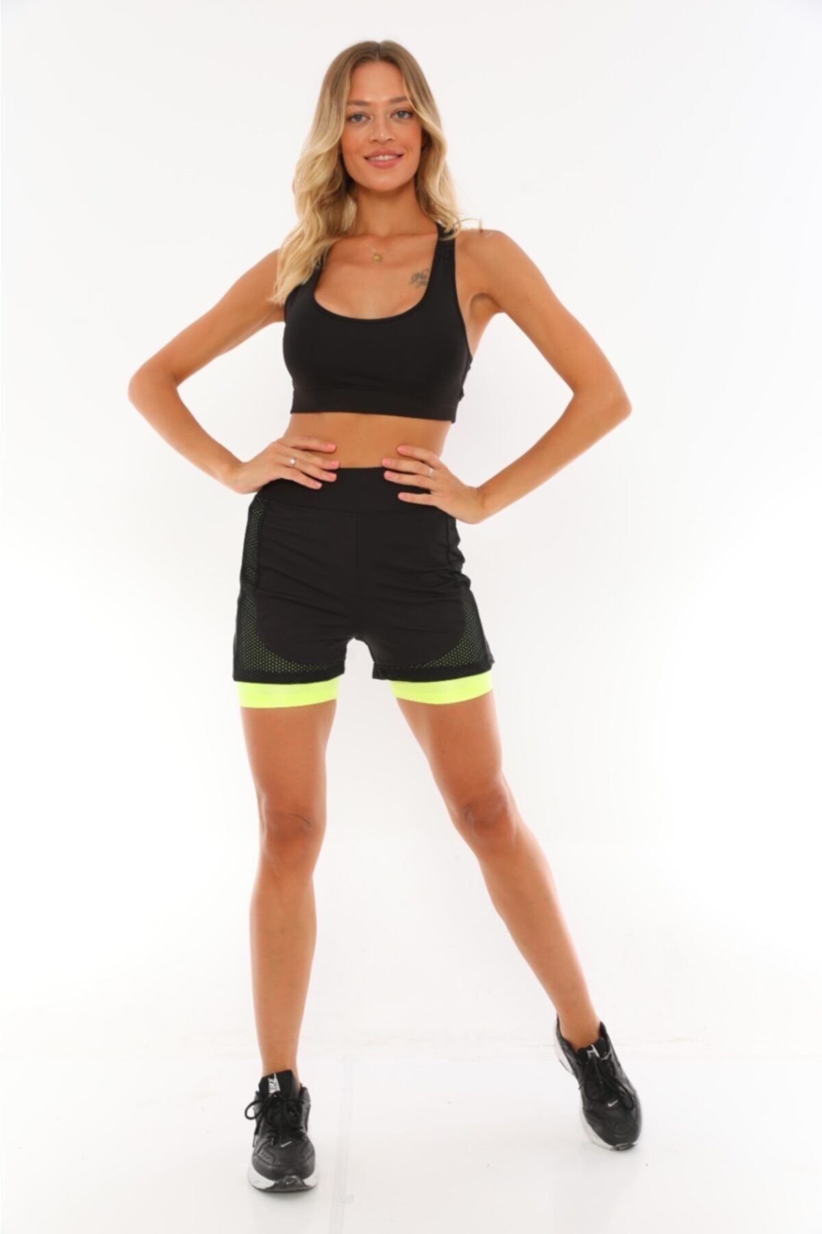 Fileli Spor Taytlı Şort