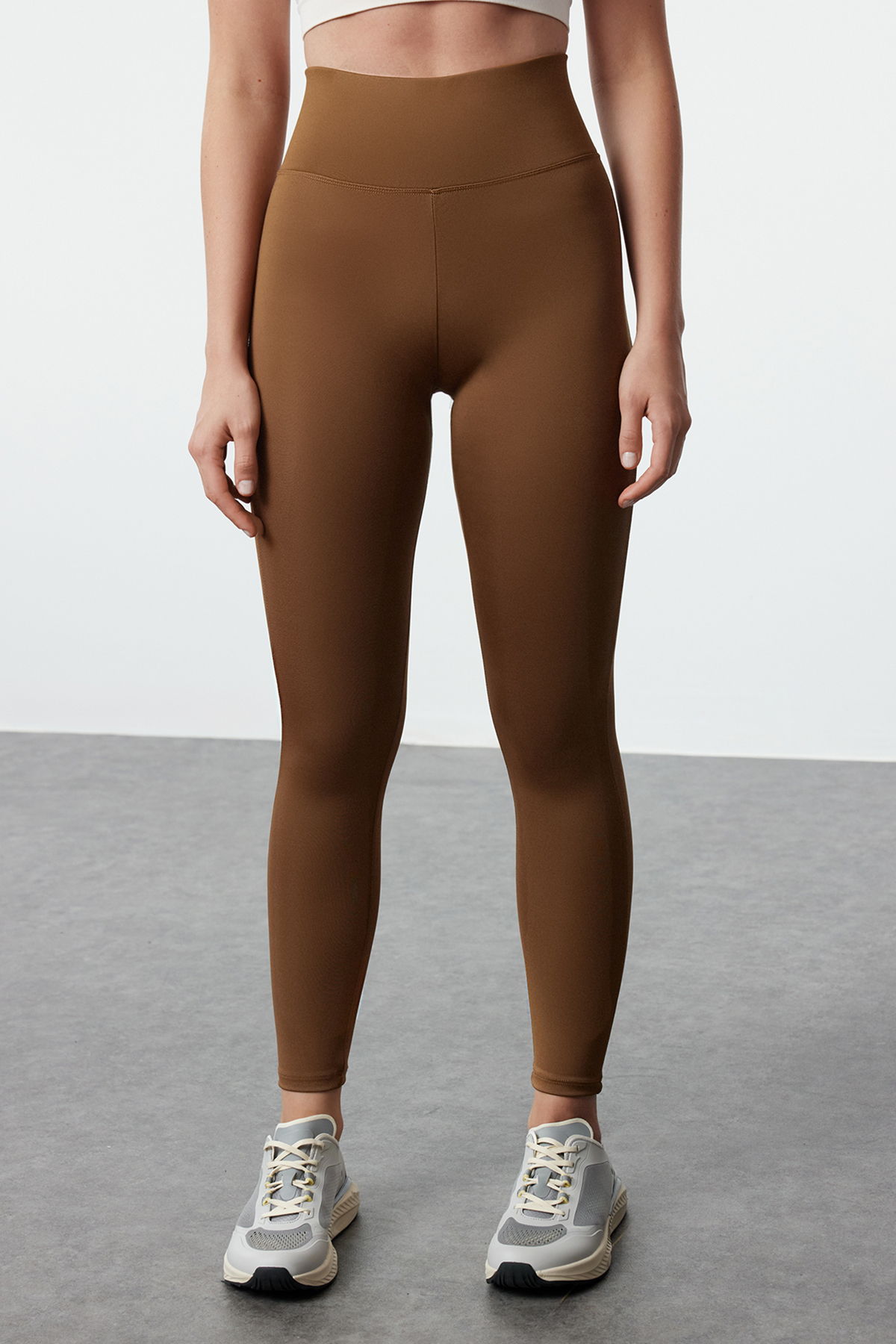 Trendyol Collection Extra Recovery lange Sport-Leggings - Braun, breiter Gummibund TWOAW21TA0029