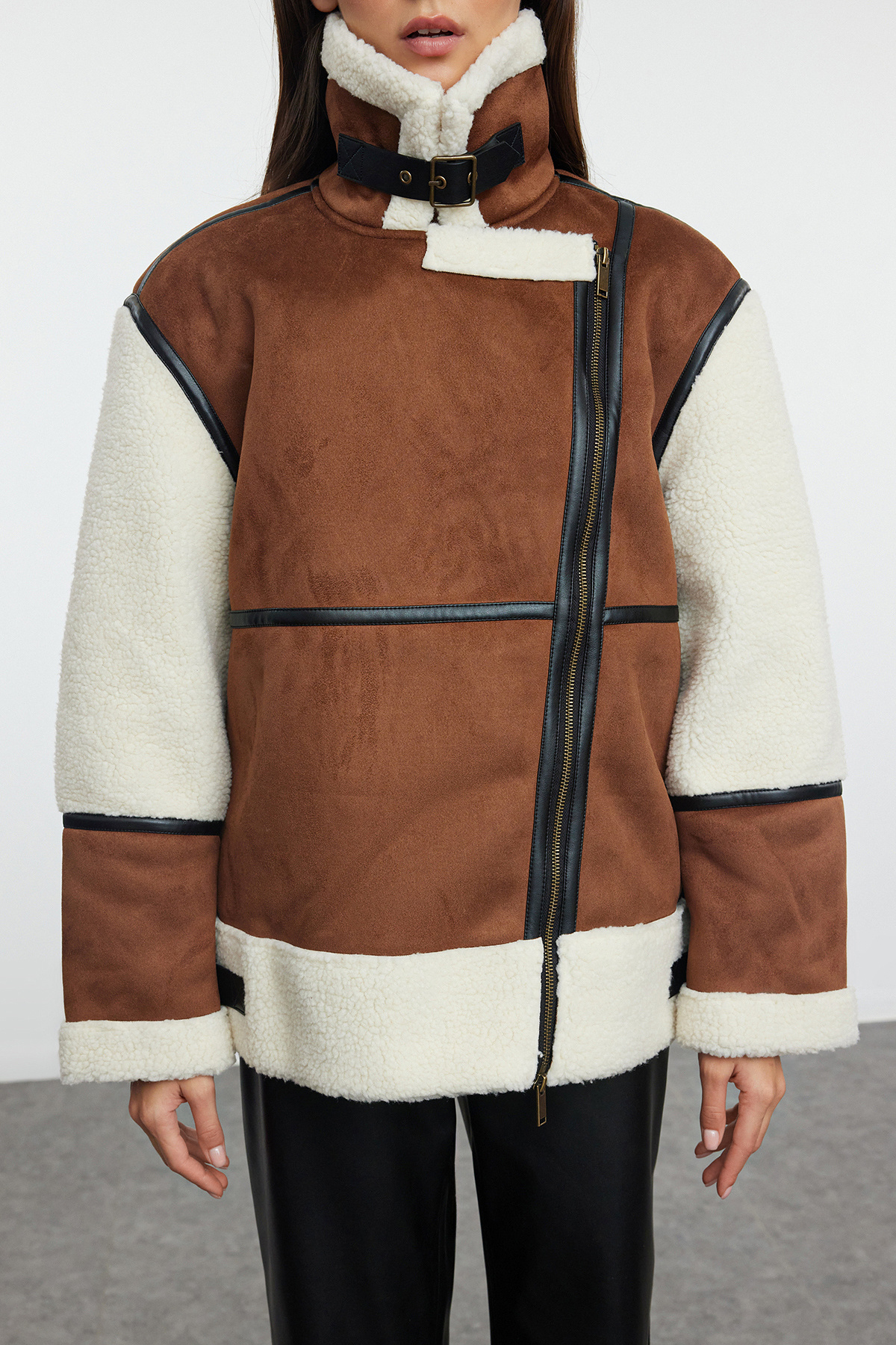 Trendyol Collection Καφέ κανονική εφαρμογή βελούδινη λεπτομερή ζώνη Biker Jacket TWOAW25MO00049