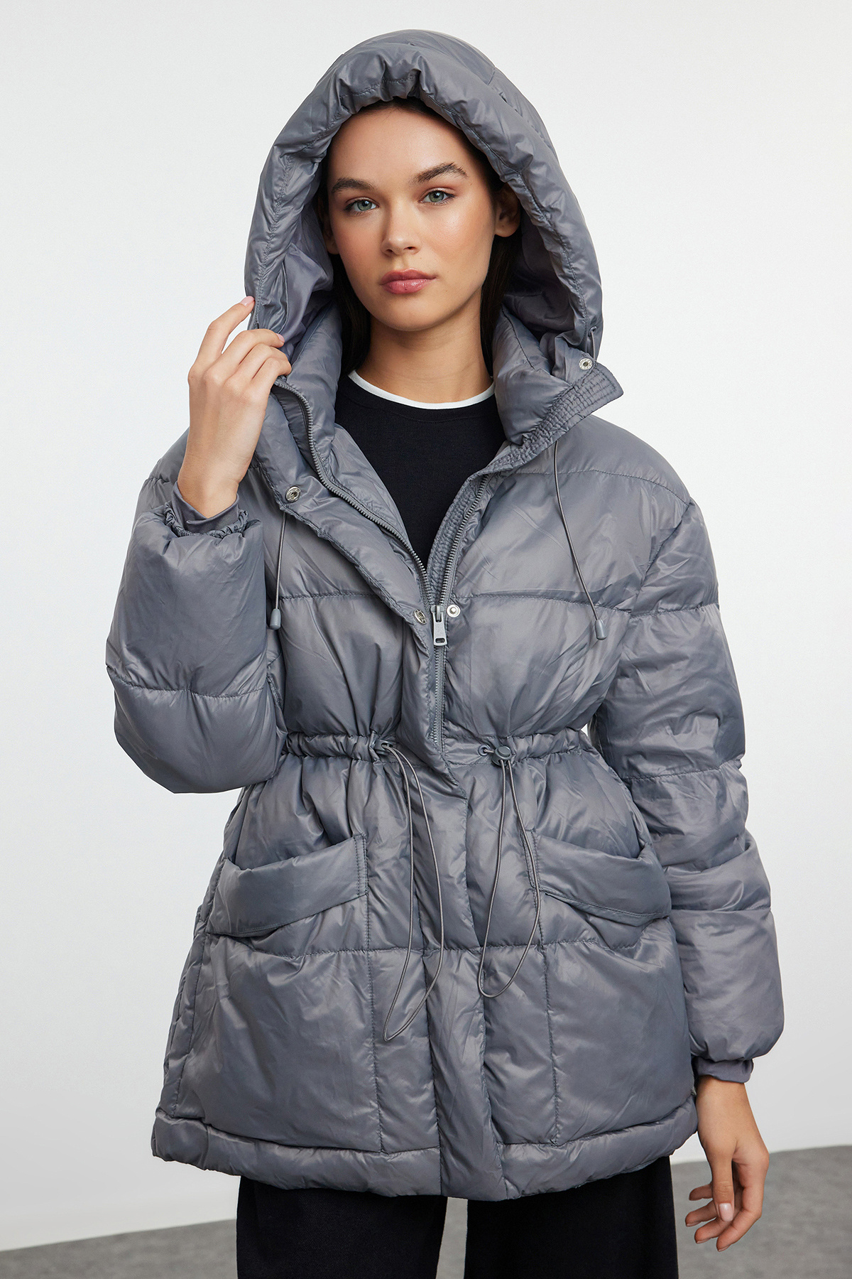  trendyolmilla gri oversize kapü?onlu kaz tüylü ?i?me mont