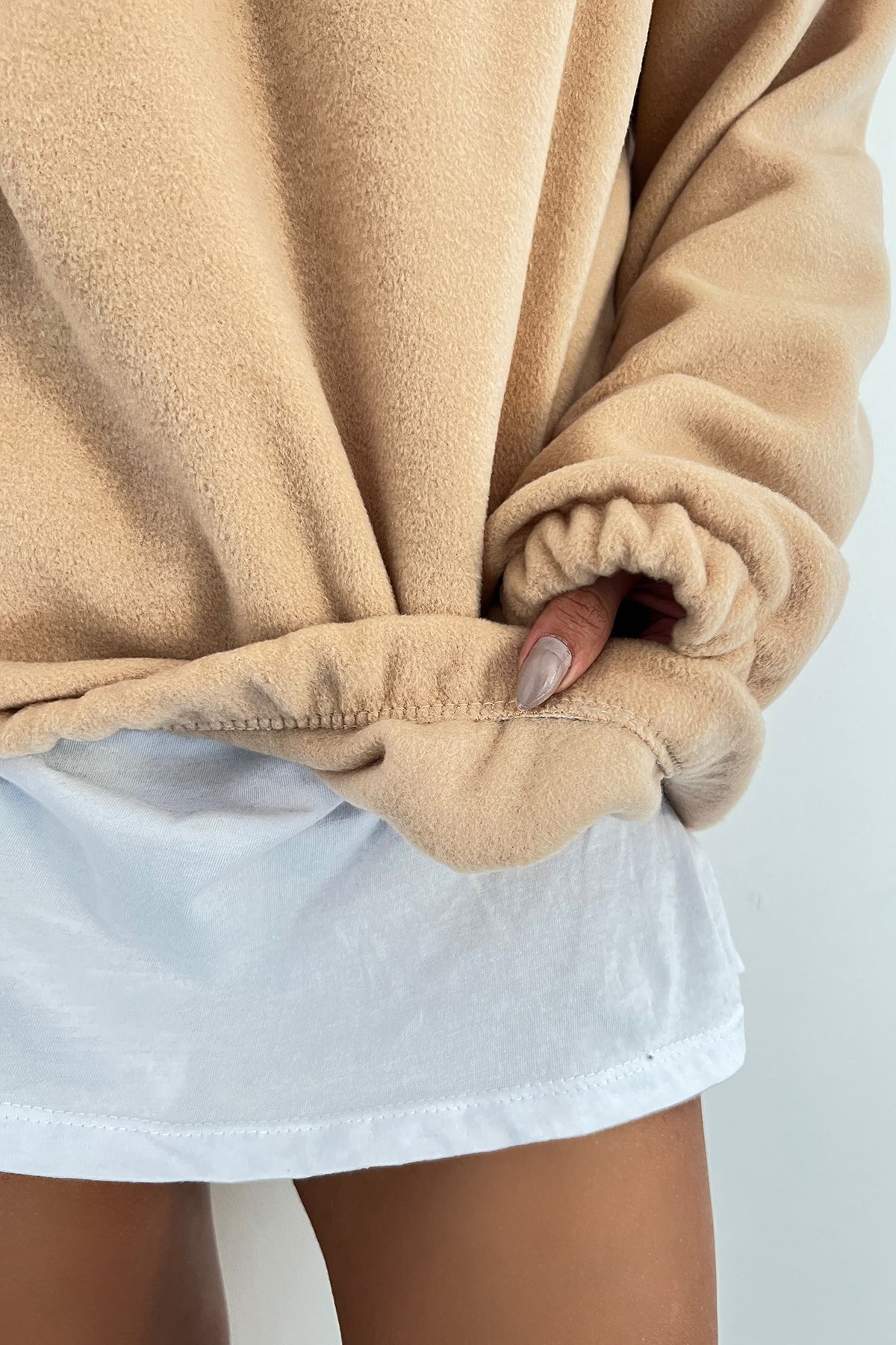 Sun Victoria-Women's Oversize Polar Cream Sweatshirt 3