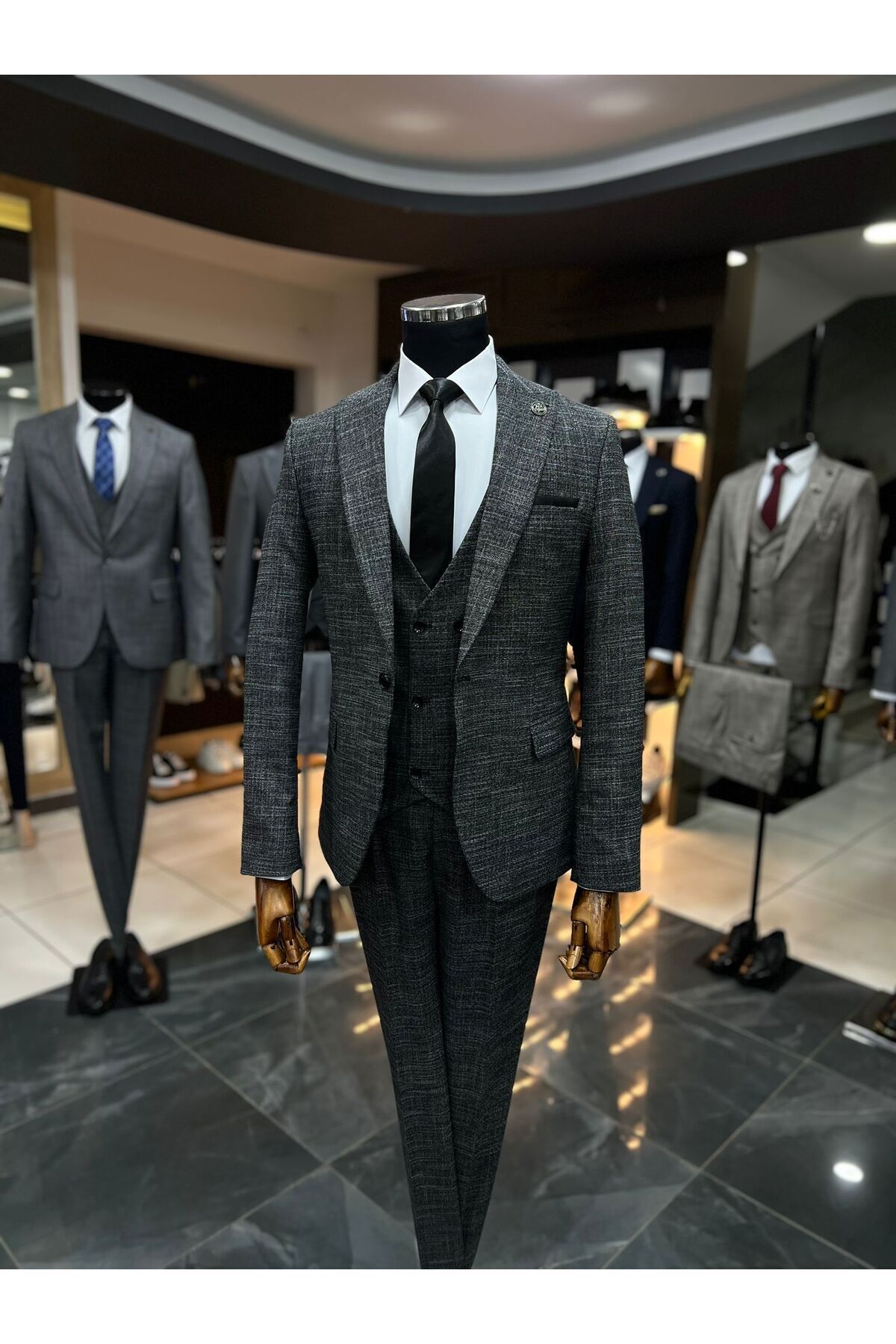 Terziayhan  Koyu Kırçıllı Yelekli Slimfit Takım Elbise - Görsel 3