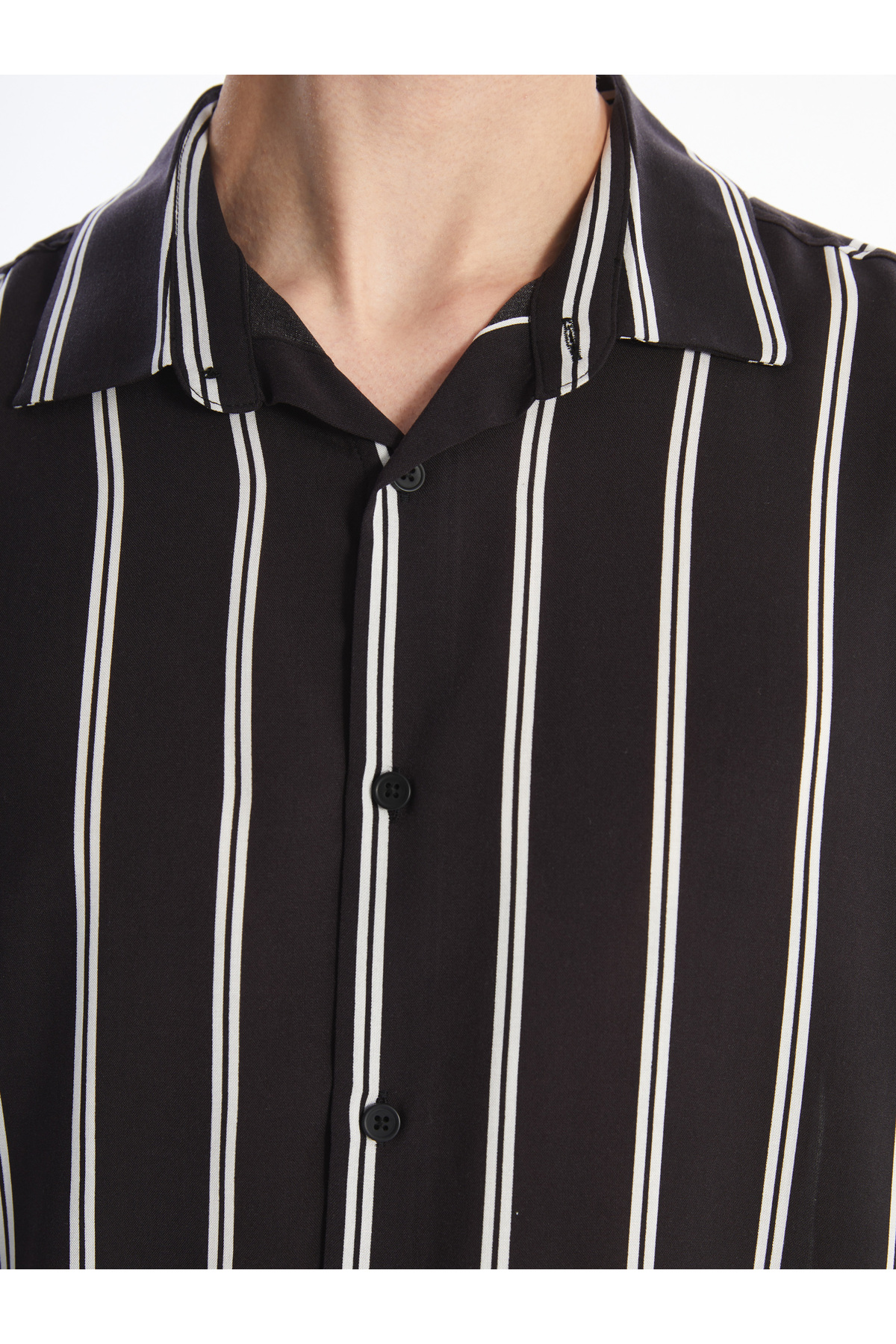 پیراهن ال سی وایکیکی مردانه ویسکوز خاکستری  راه راه Regular/رگولار    بیسیک کژوال/روزمره | LC Waikiki S4NT14Z8 - تصویر 4
