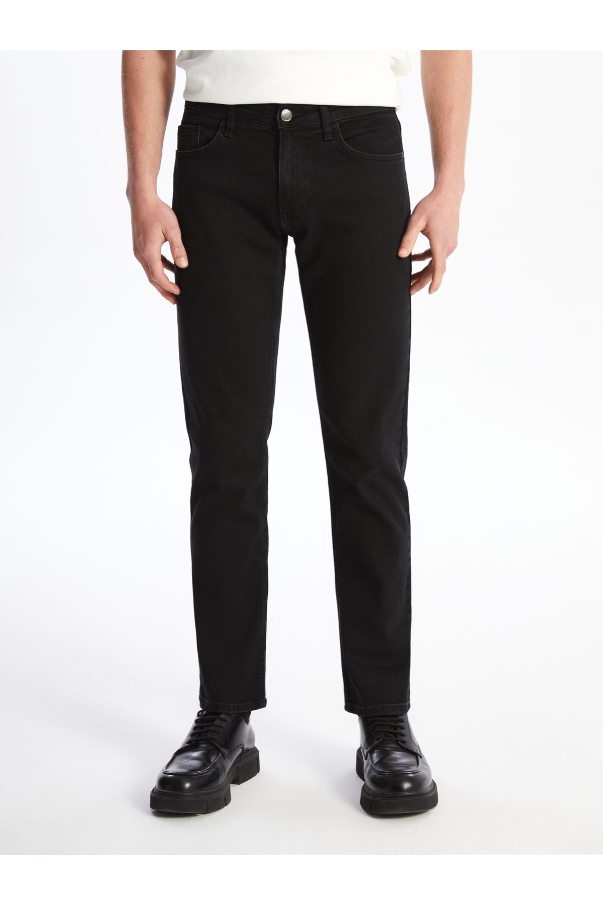 LC Waikiki-779 Modell Herren-Jeanshose mit normaler Passform 3