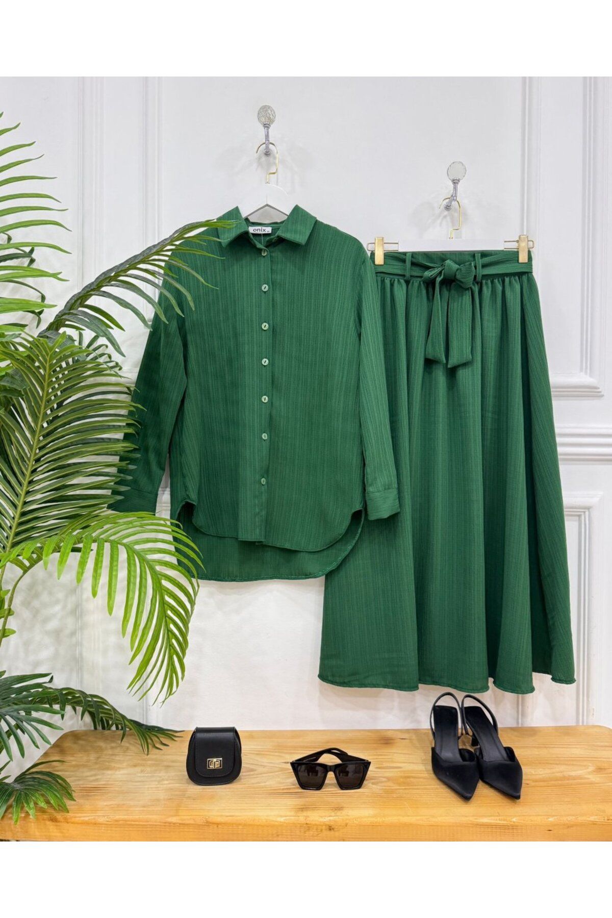 complete the look image