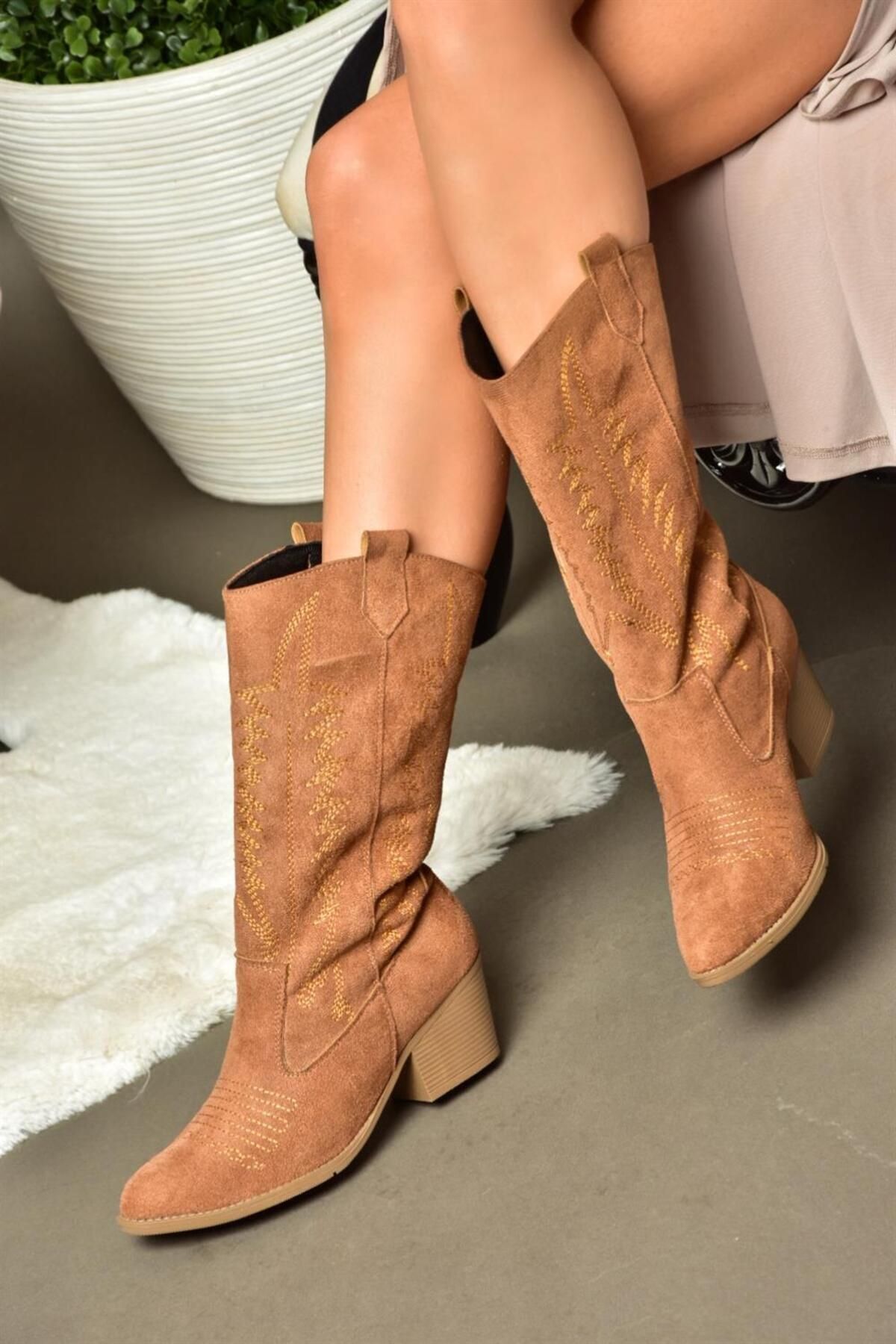 چکمه چند رنگ زنانه مدل بوت کابوی جیر قهوه ای R973934002 Fox Shoes