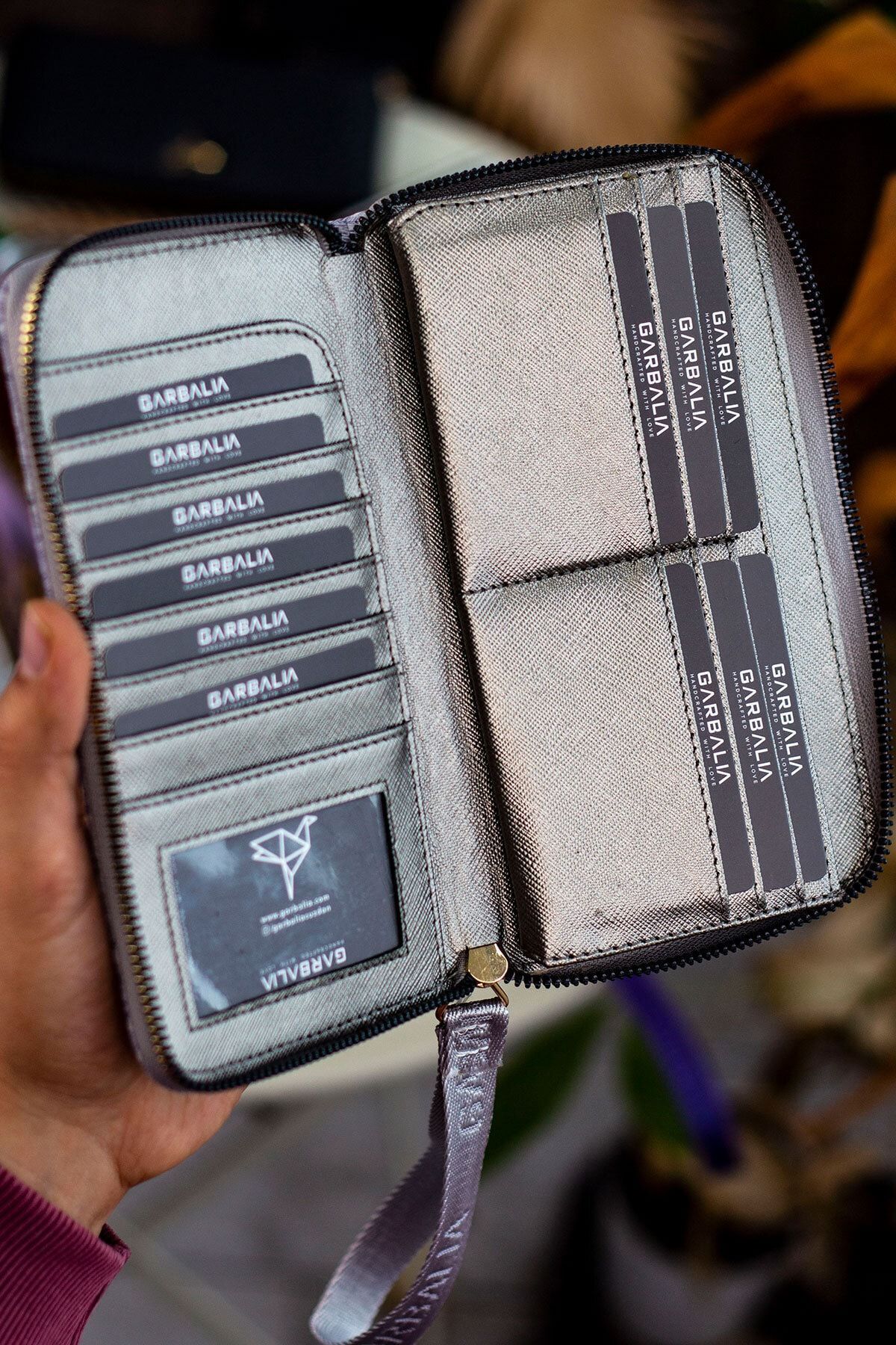 Garbalia-Tilburg Wrist Handle Straw Weave Pattern Black Portfolio Wallet with Ample Card Holder 3