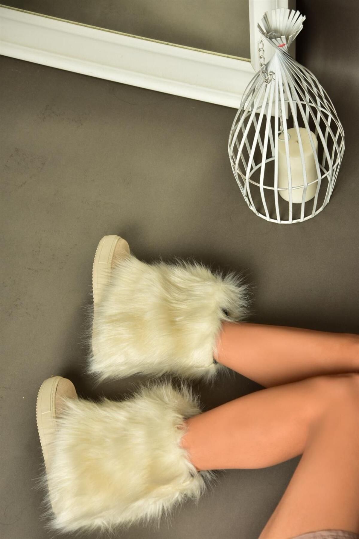 Fox Shoes-R602043002 Bézs velúr éksarkú, szőrös női csizma 4