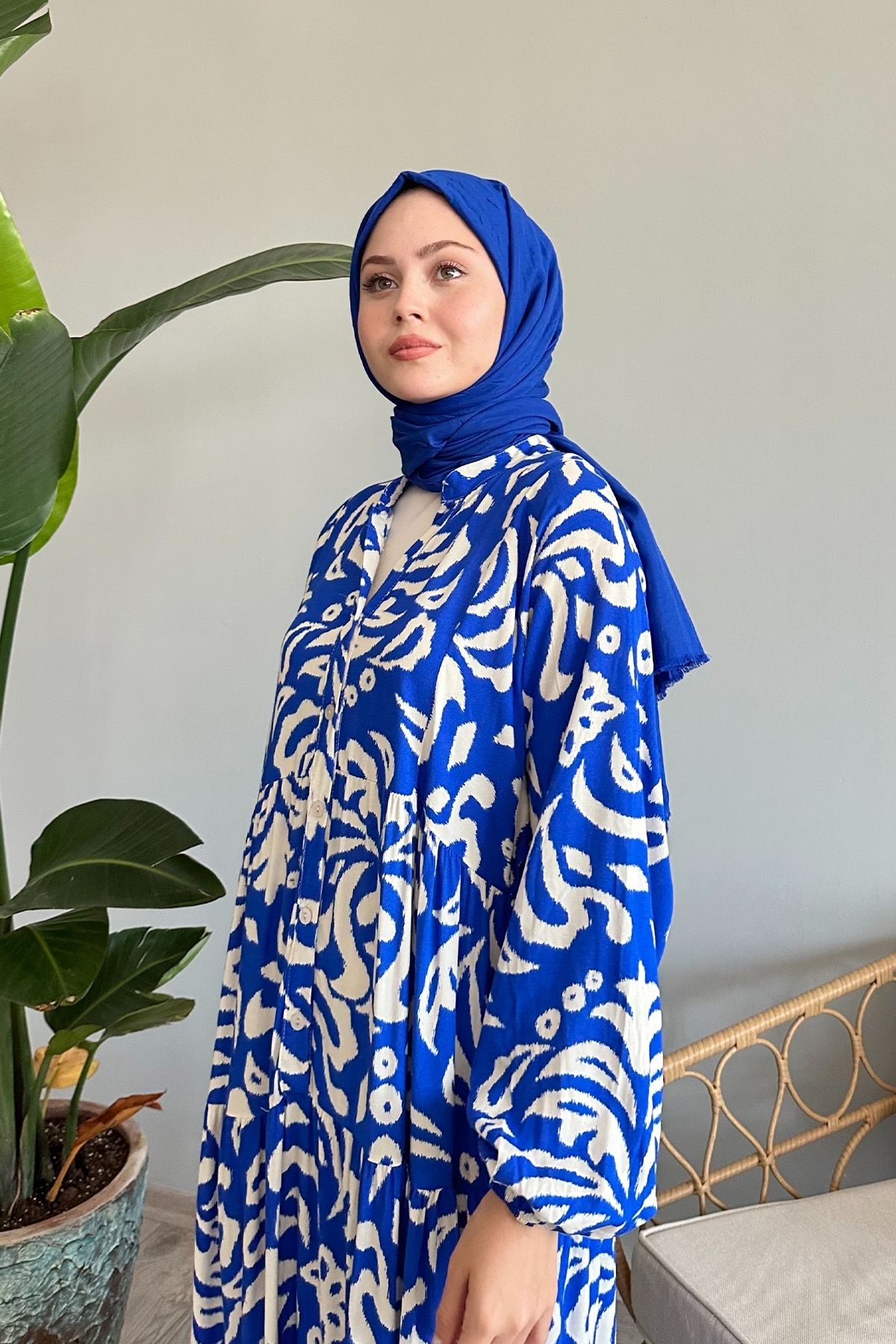 InStyle-Blaues Viskosekleid – geformtes Motivdesign 4