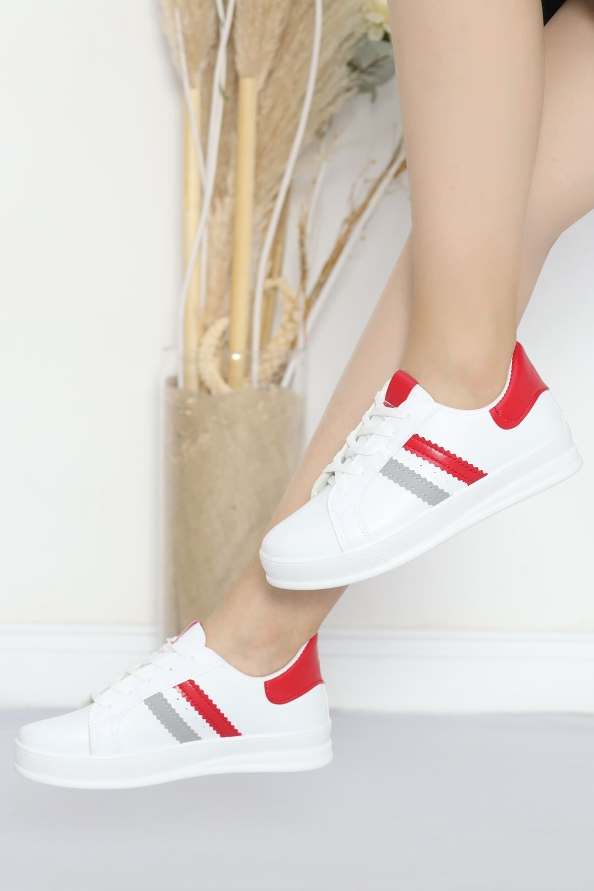 White shoes with red stripe cheap