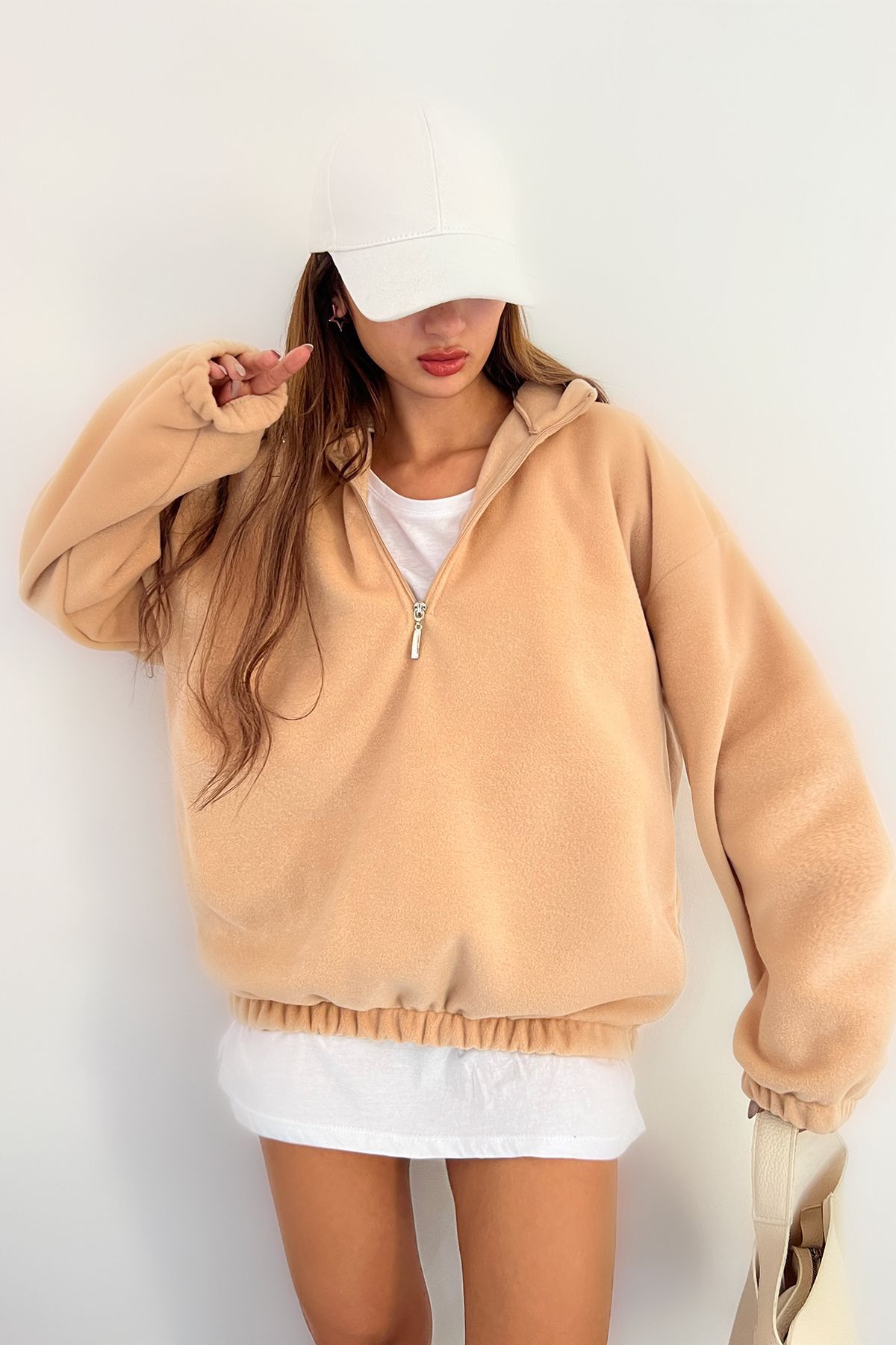 Sun Victoria-Women's Oversize Polar Cream Sweatshirt 6