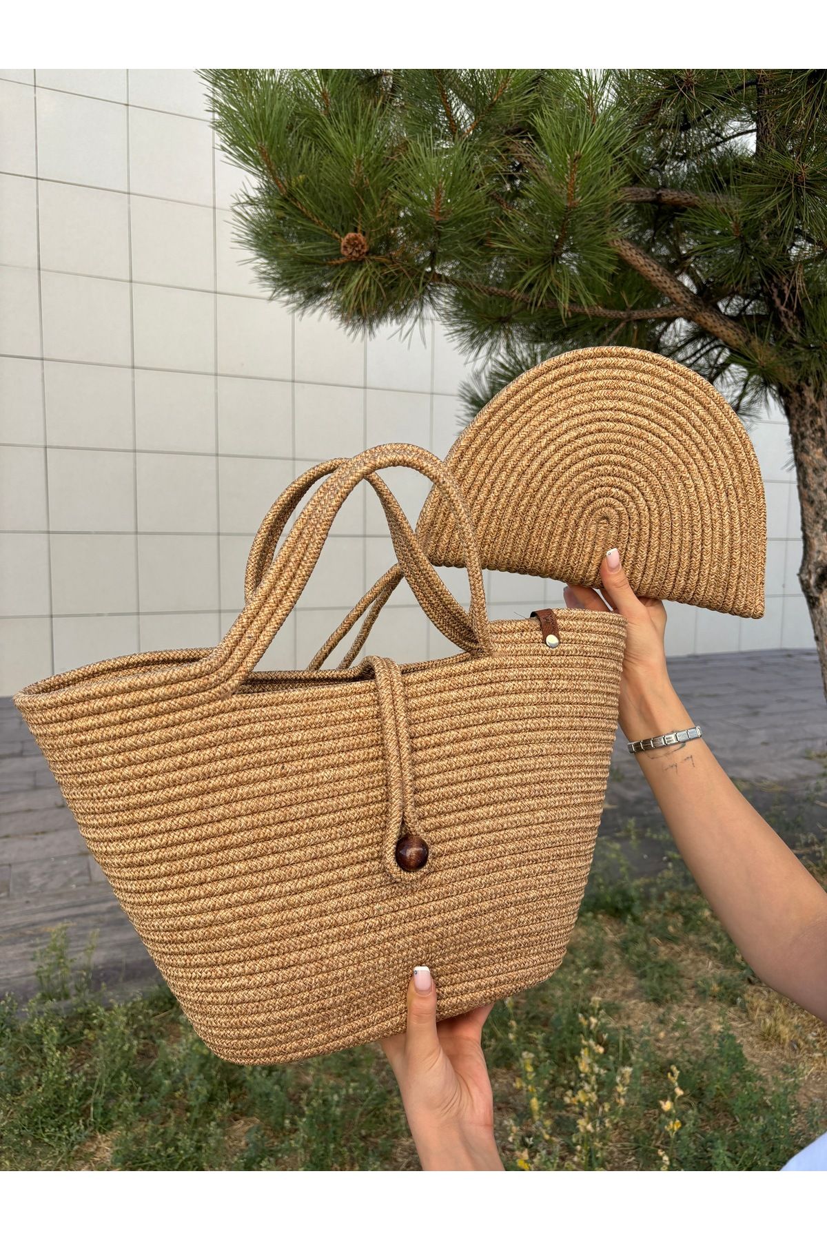 MaVaux-Lumos Wicker Jute vegan Clutch - ZippereD anD ButtoneD ShoulDer Bag 3