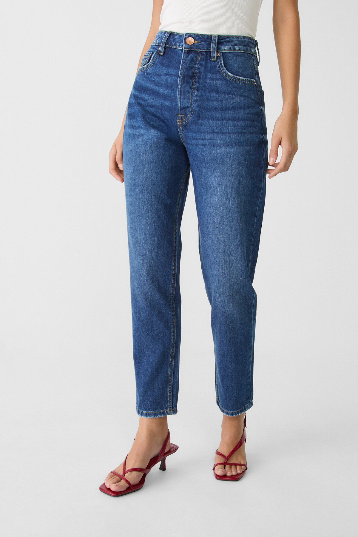 Stradivarius jean mom shop
