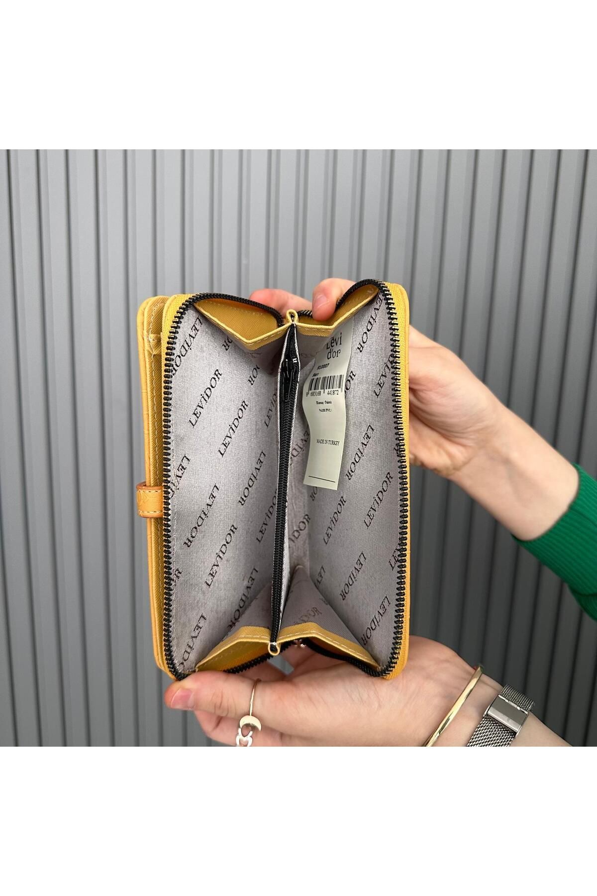 Levidor-Rc0202 Model Wallet 3
