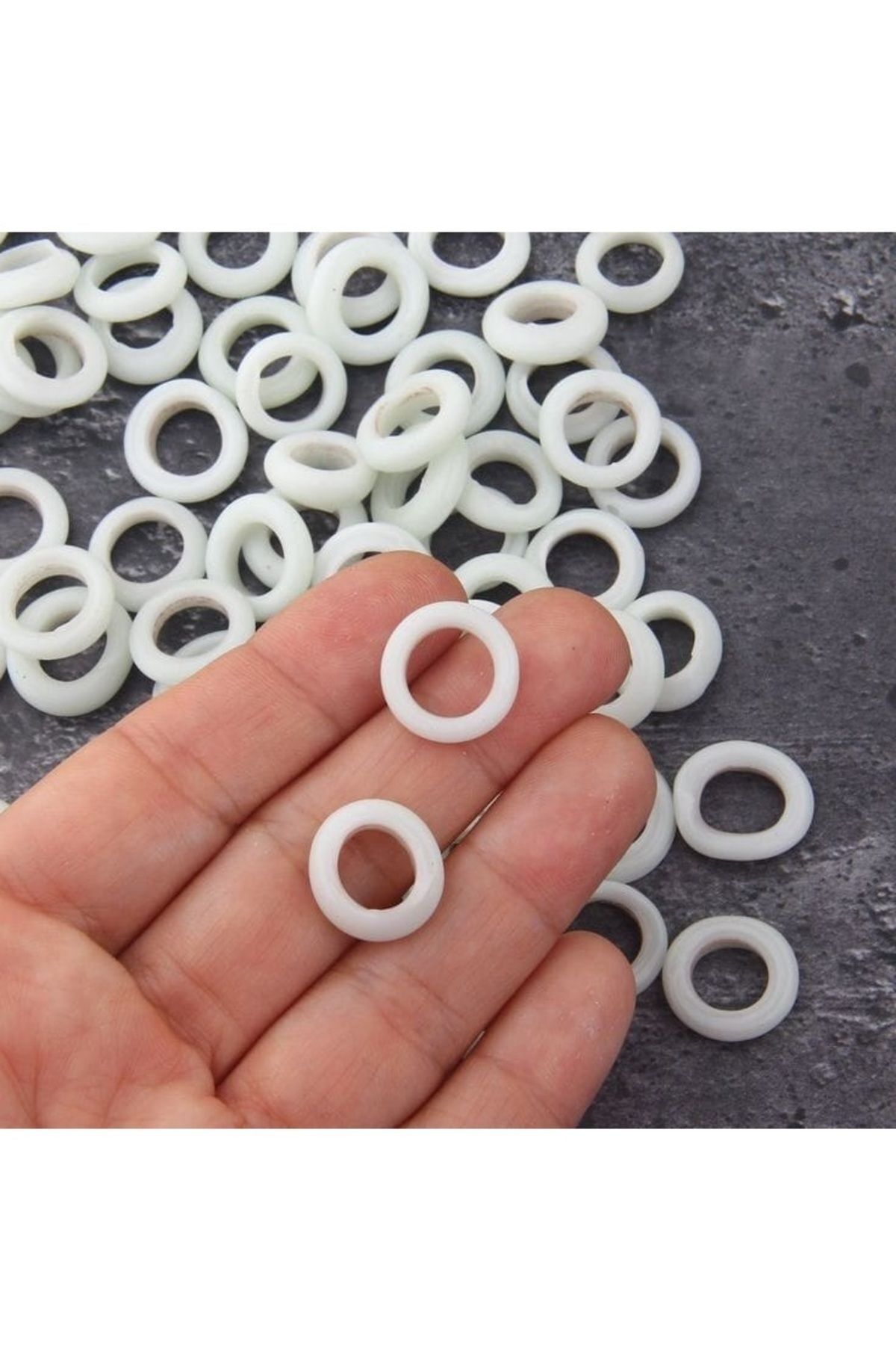Unmolded Dilgöz Glass Beads White 20 Pieces