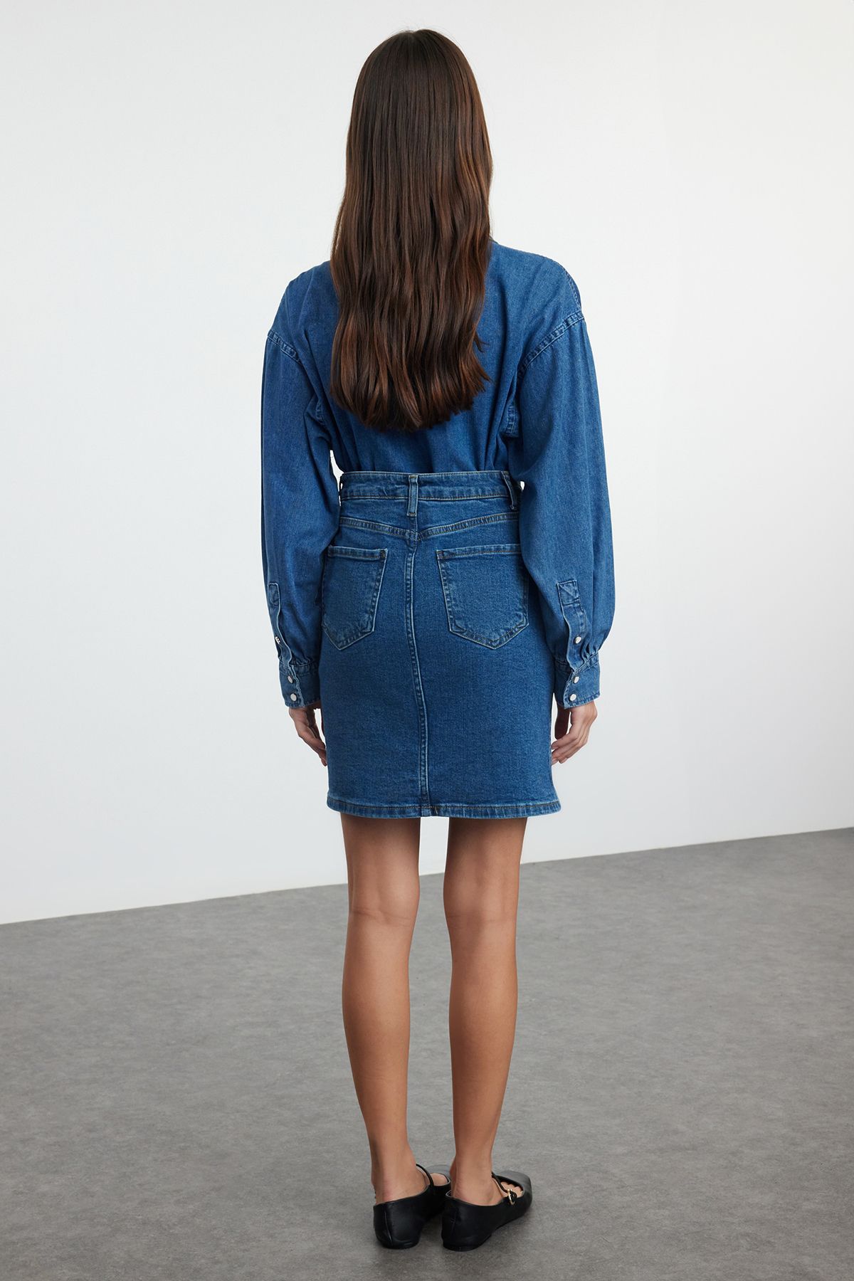 Trendyol Collection-Fusta albastră mini denim cu talie înaltă TWOSS20ET0241 5