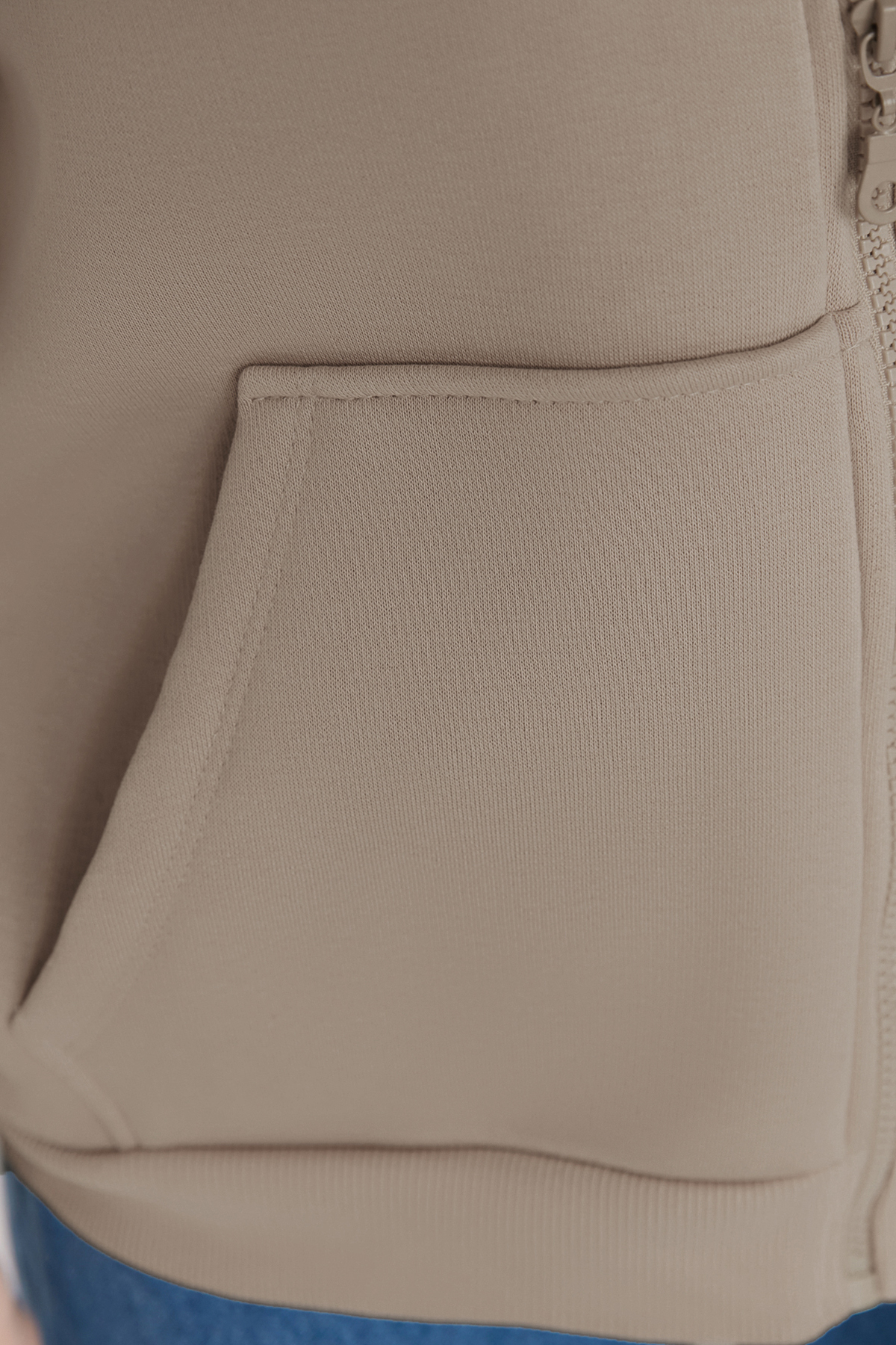 Trendyol Collection Bluza polarowa z kapturem i taupe w dużym rozmiarze - zapinana na suwak, gruba od wewnątrz TWOAW21SW0840