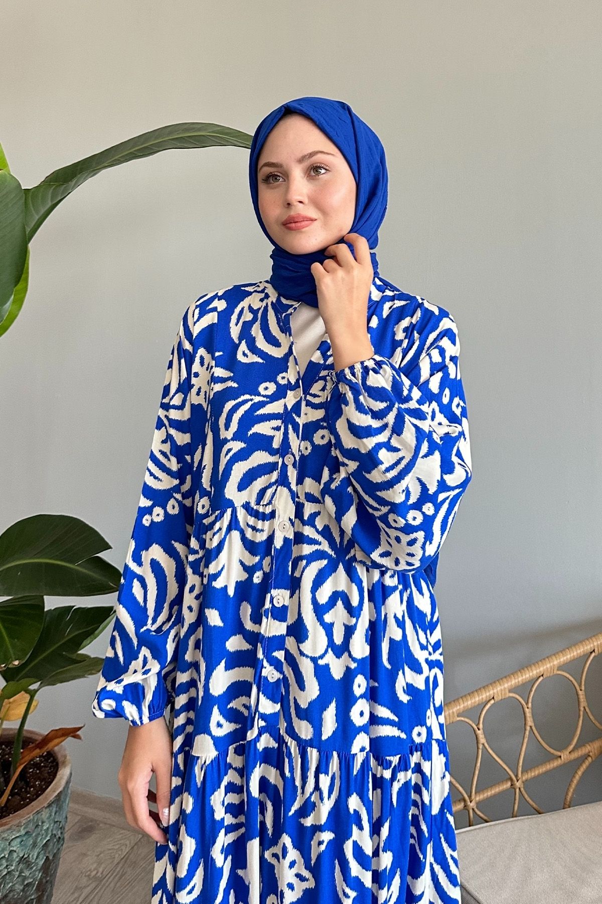 InStyle-Blaues Viskosekleid – geformtes Motivdesign 2