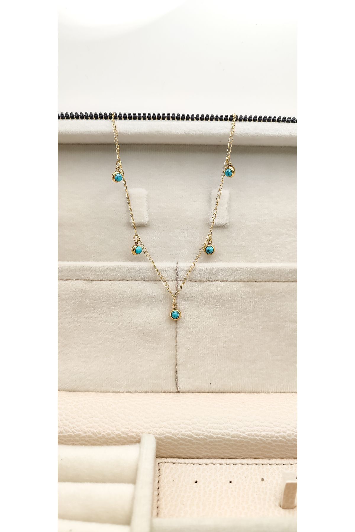 Mavi Topçuk Desenli Gold Renk 14 Ayar Altın Kaplama Çelik Kolye