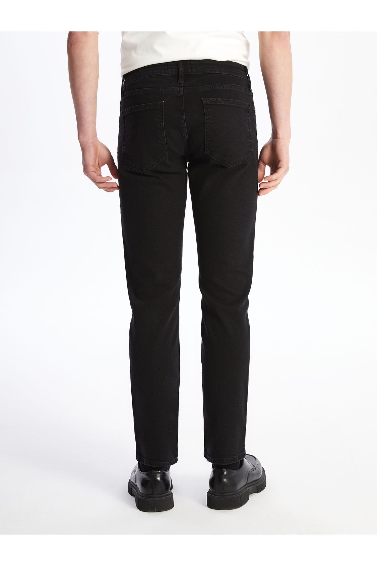 LC Waikiki-779 Modell Herren-Jeanshose mit normaler Passform 4