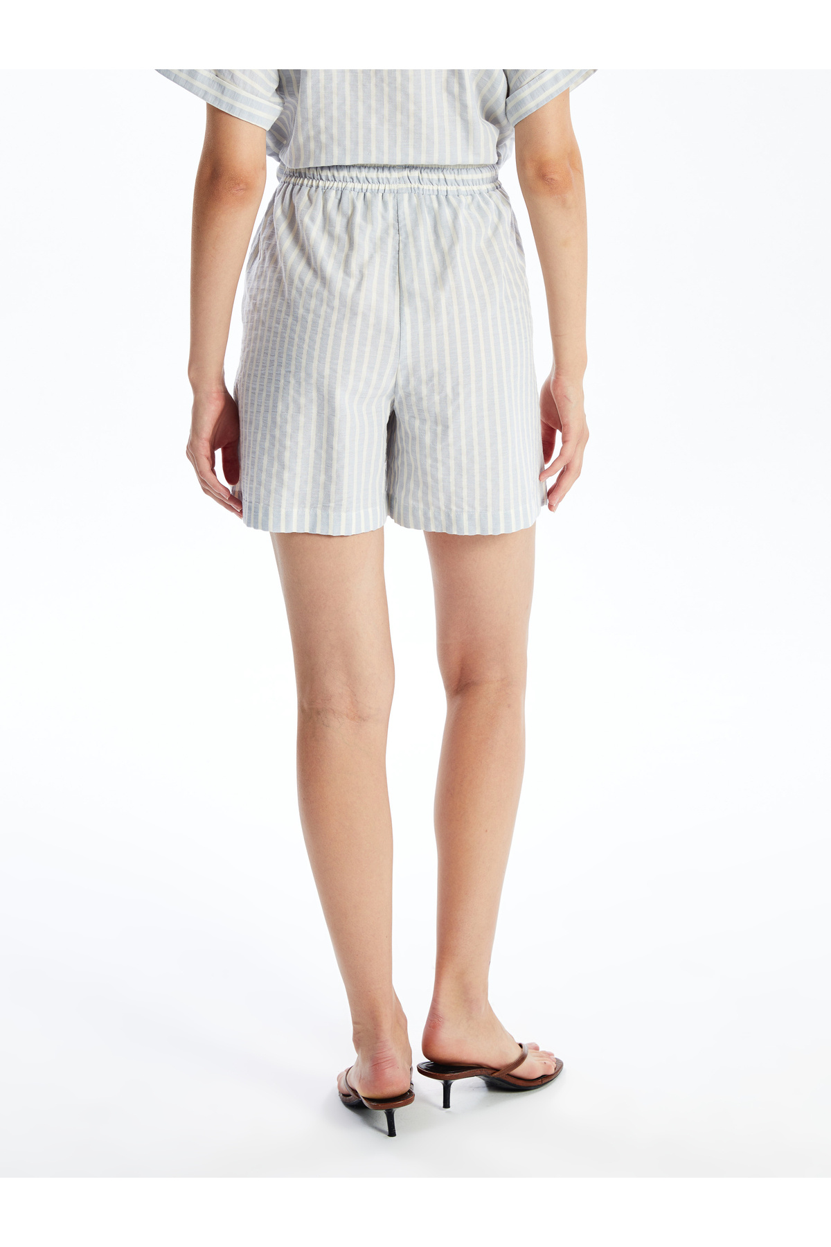 LC Waikiki-Gestreifte Damen-Shorts – elastischer Bund 4