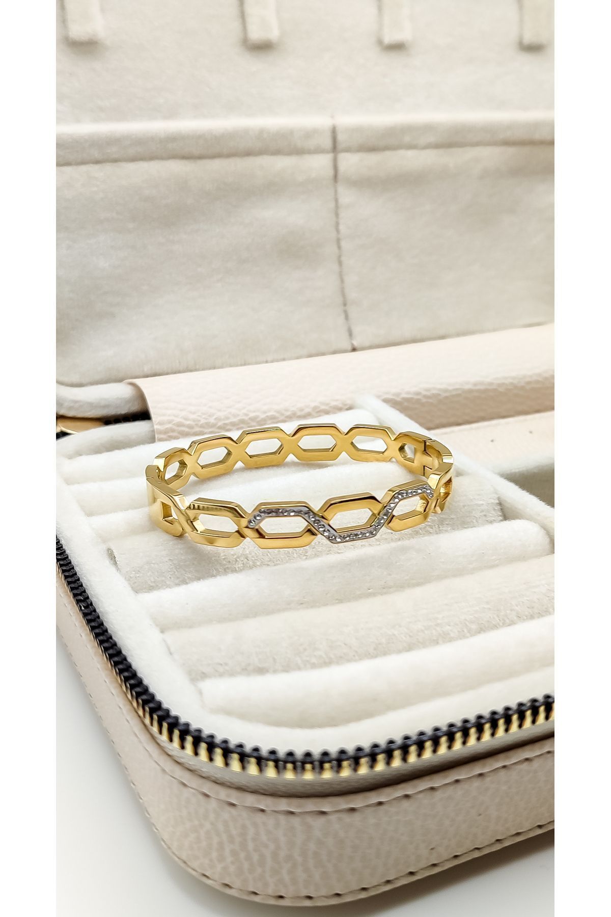 Zirkon Taşlı Zincir Gold Renk 14 Ayar Altın Kaplama Çelik Kelepçe Bileklik