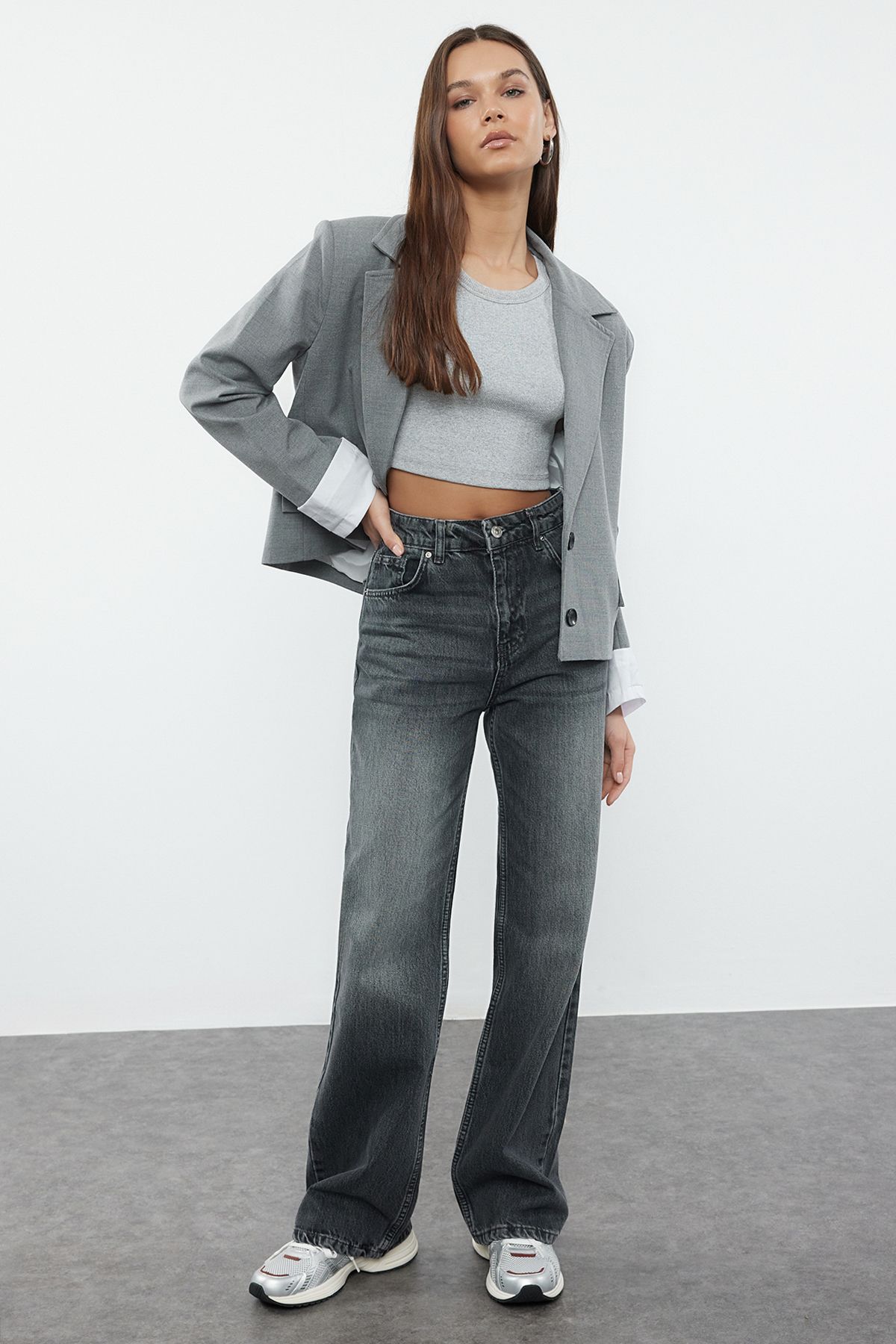 Trendyol Collection Jeansy z wysokim stanem i szerokimi nogawkami w kolorze antracytowym - TWOAW25JE00101