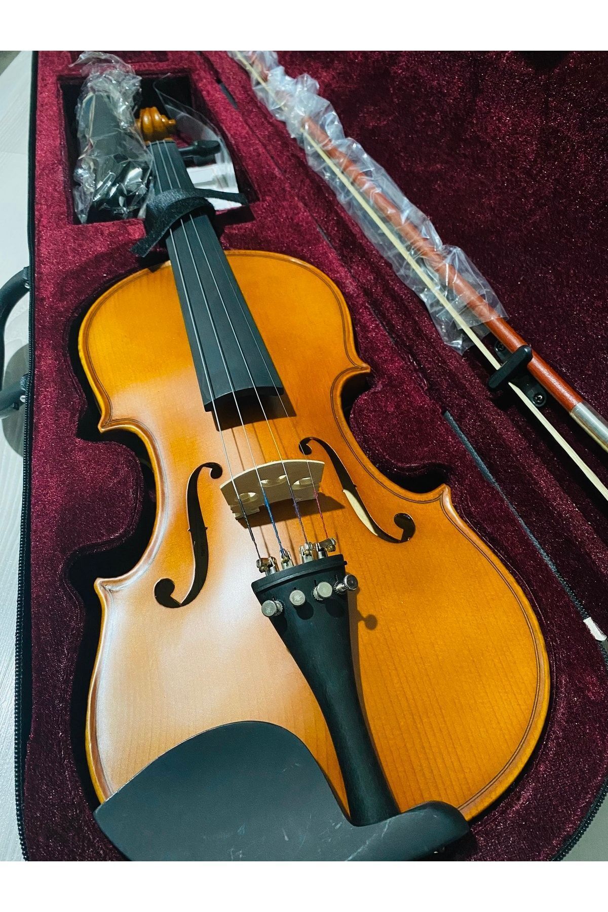 GMC MUSIC STORE-Vivaldi Vl904 4/4 Violin Full Set! (PILLOW, SILENCER, SPARE STRING, VIOLIN KEYBOARD STICKER, TUNER) 2