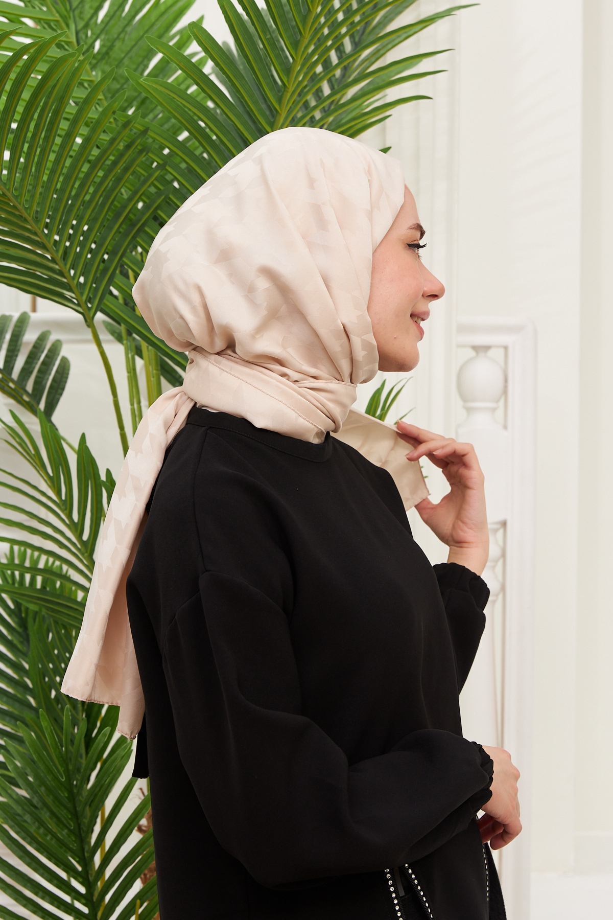 İpekhan  İpekli Jakar Serisi Kazayağı Desenli Ekru Jakarlı Şal 9000-04 - Görsel 3