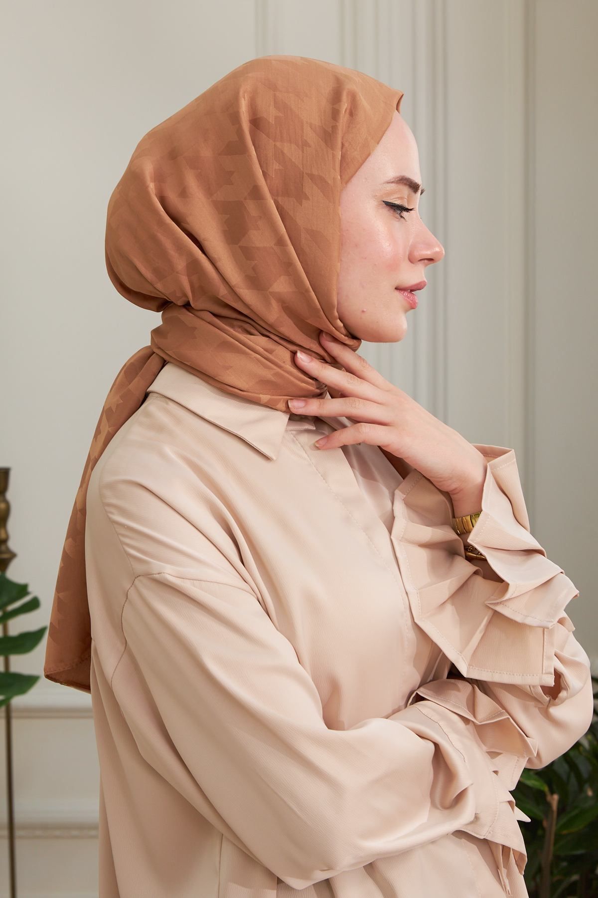 İpekhan-Jacquard Series Silk and Caramel Jacquard Houndstooth Patterned Shawl - 9000-15 3
