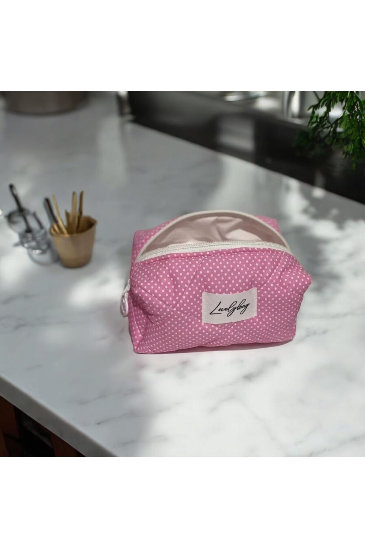 کیف آرایشی کوچک پولتا صورتی LOVELYBAG