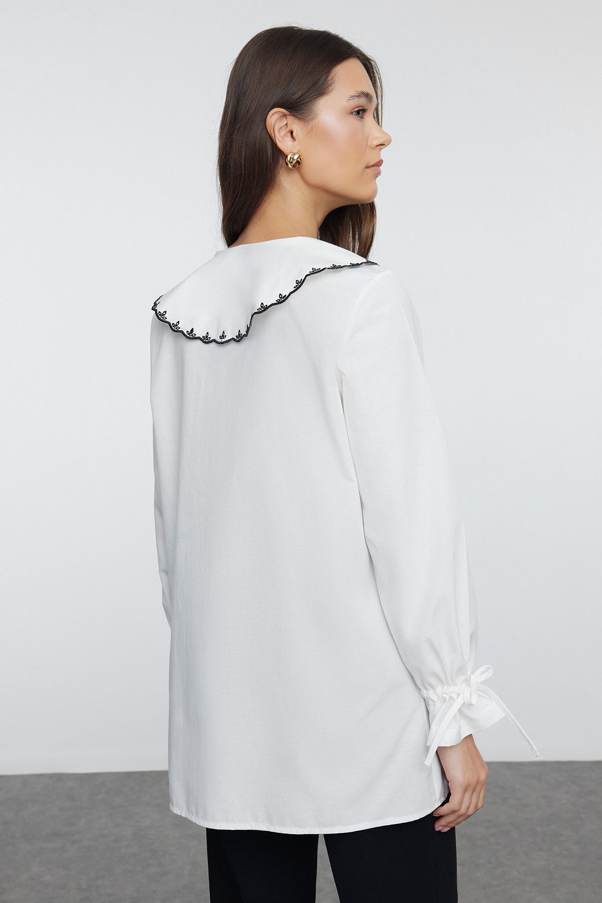 Trendyol Modest-Dětská vyšívaná bavlněná košile s límečkem - TCTSS24TG00086 5