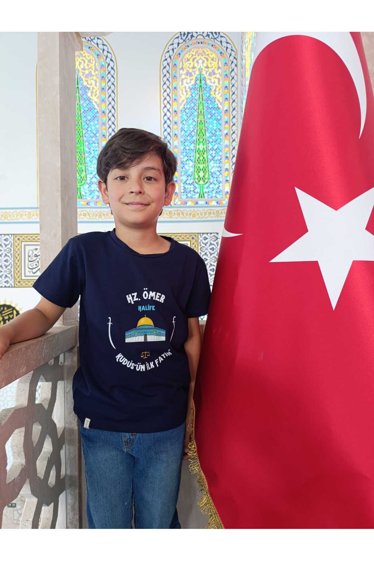 Erkek Çocuk Kısa Kollu Bisiklet Yaka "Hz Ömer" Baskılı Tişört Mevsimlik Pamuklu
