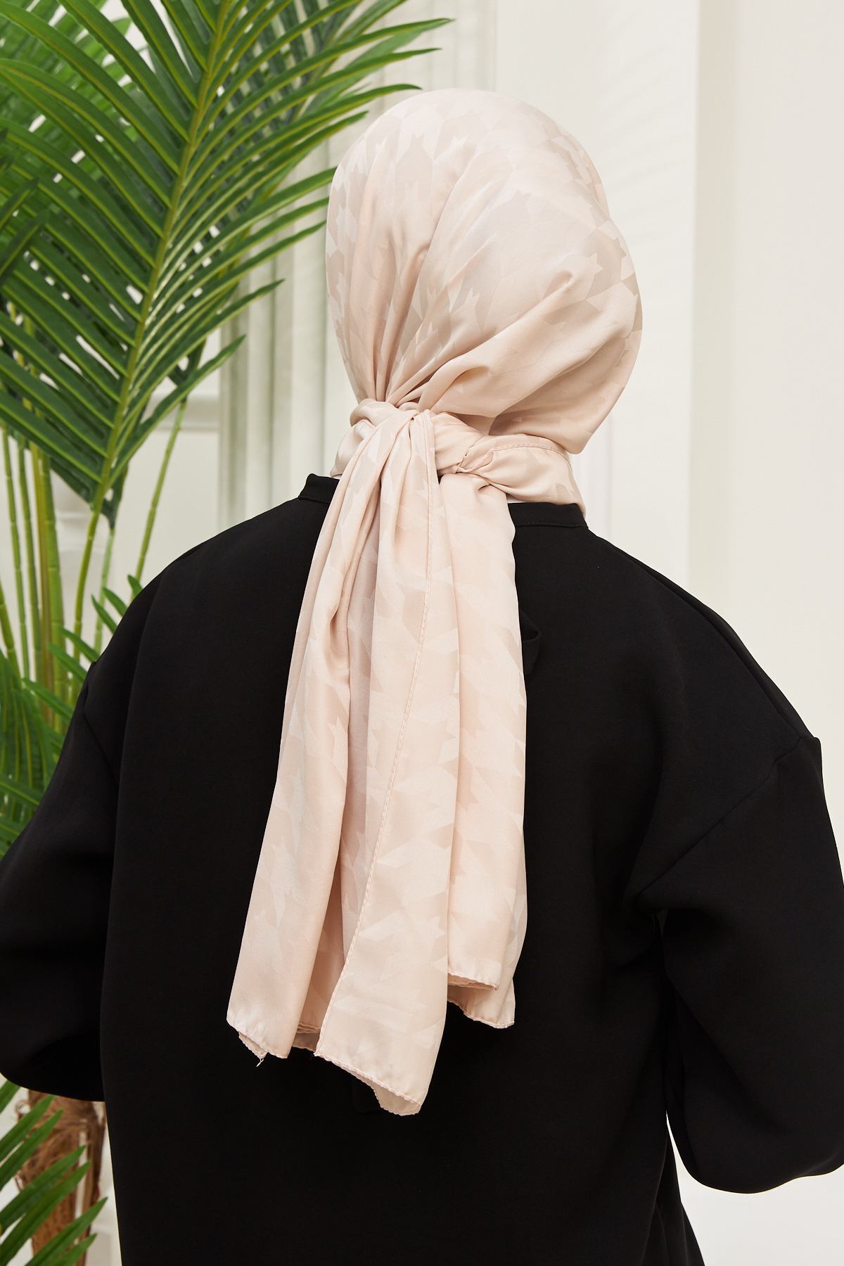 İpekhan  İpekli Jakar Serisi Kazayağı Desenli Ekru Jakarlı Şal 9000-04 - Görsel 4