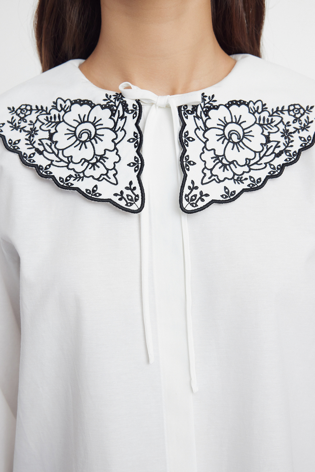 Trendyol Modest-Dětská vyšívaná bavlněná košile s límečkem - TCTSS24TG00086 4