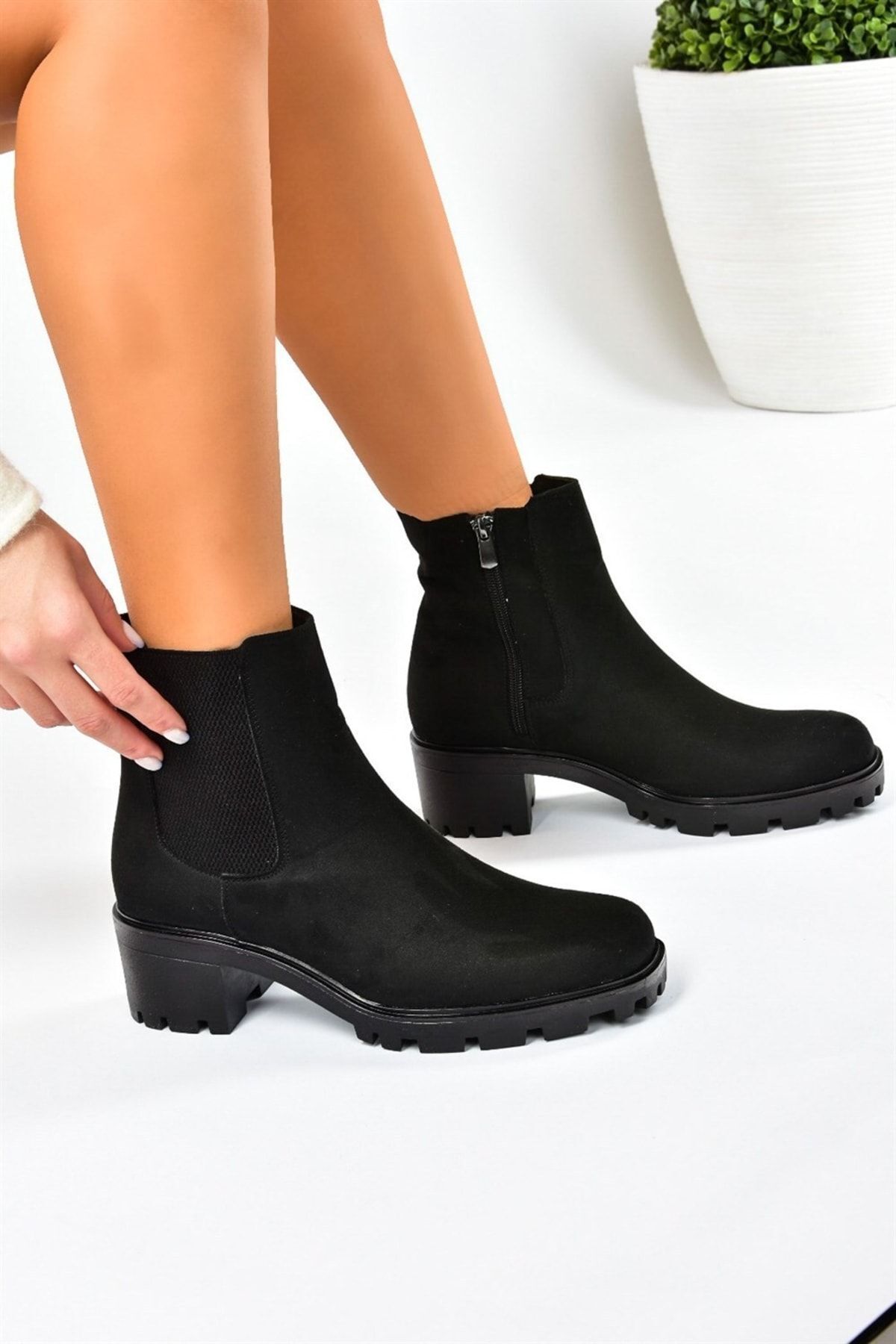 Fox Shoes-Schwarze Wildleder-Damenstiefel mit kurzem Absatz L252022002 3