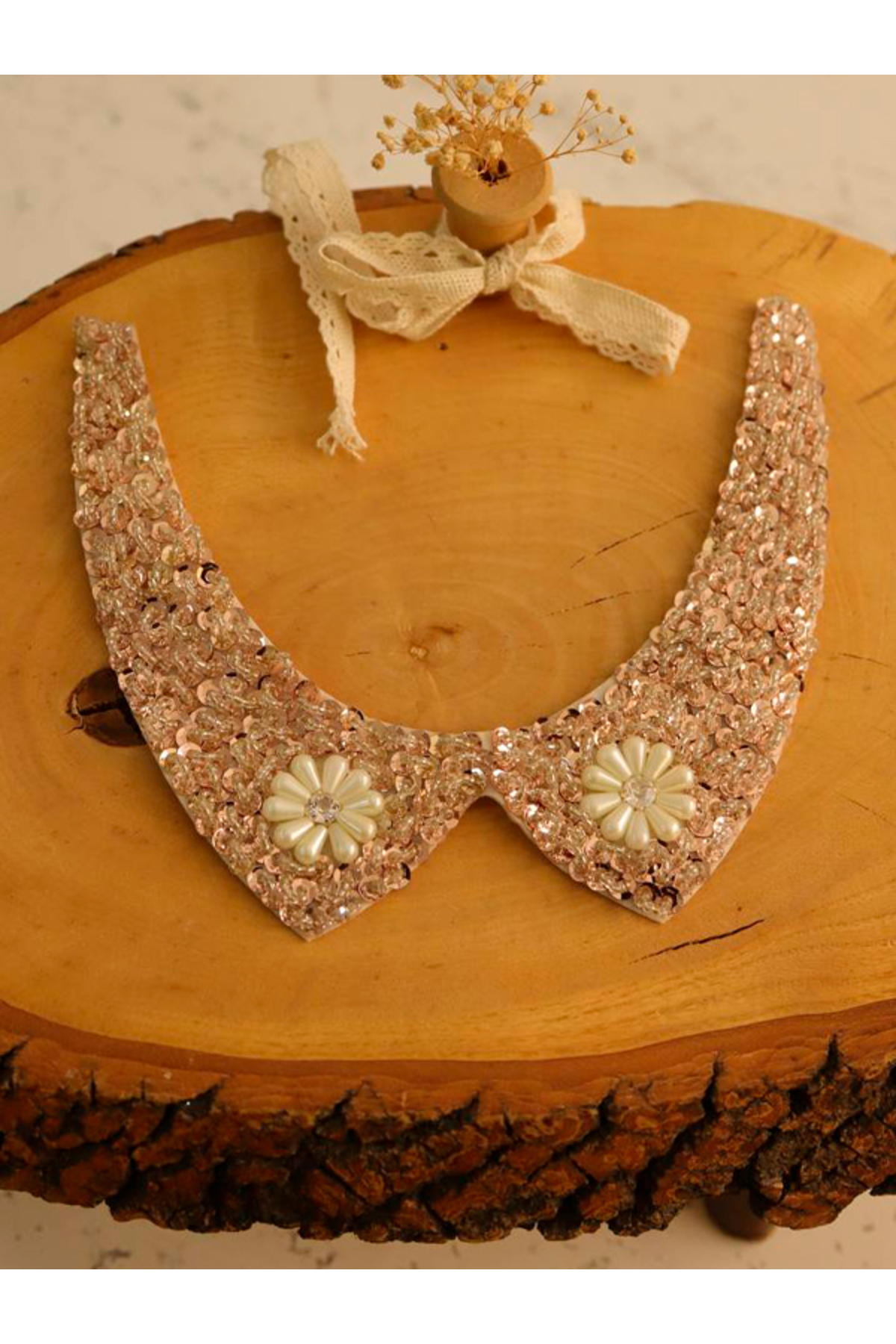 Parça Kumaş Dünyası Yoğun İşlemeli Hazır Yaka