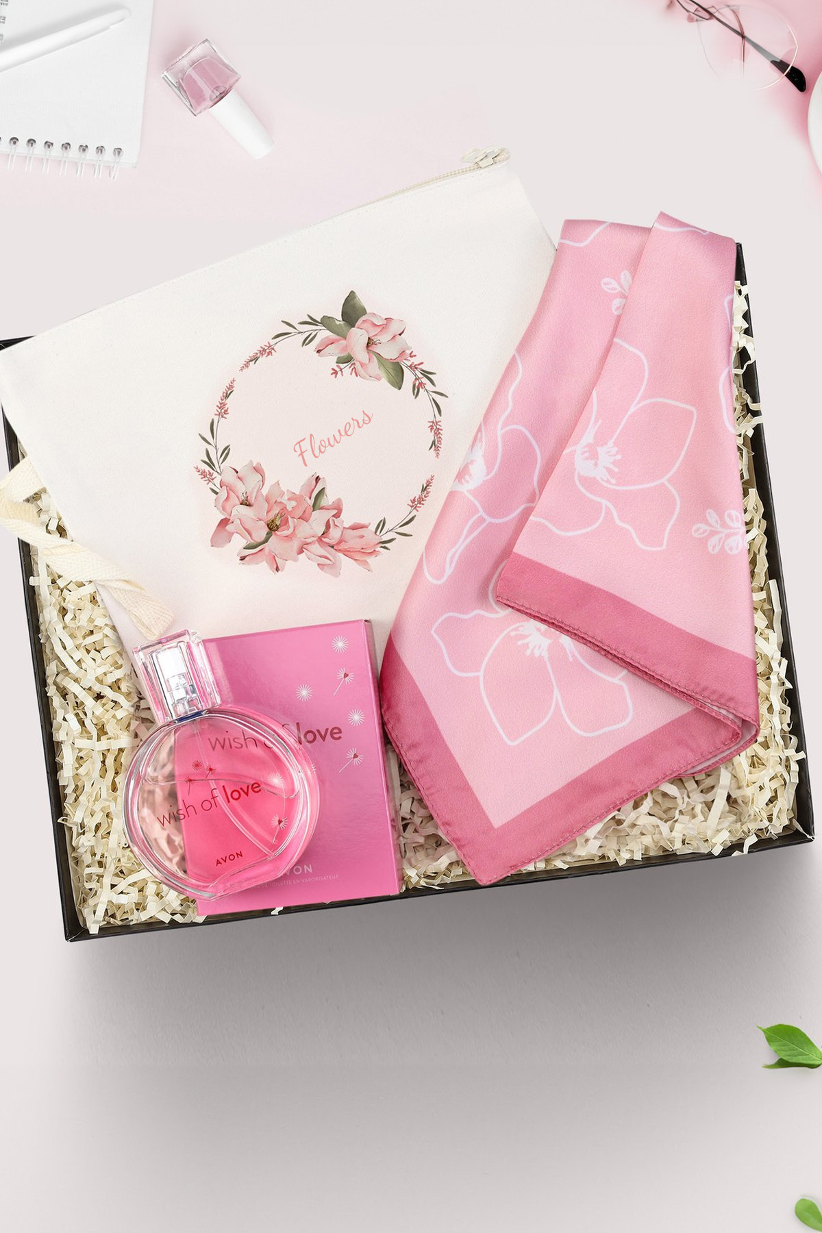 Trendmiya Ham Bez El Çantası & Pembe Tasarım Fular & Wish of Love Parfüm Kadına Hediye Seti