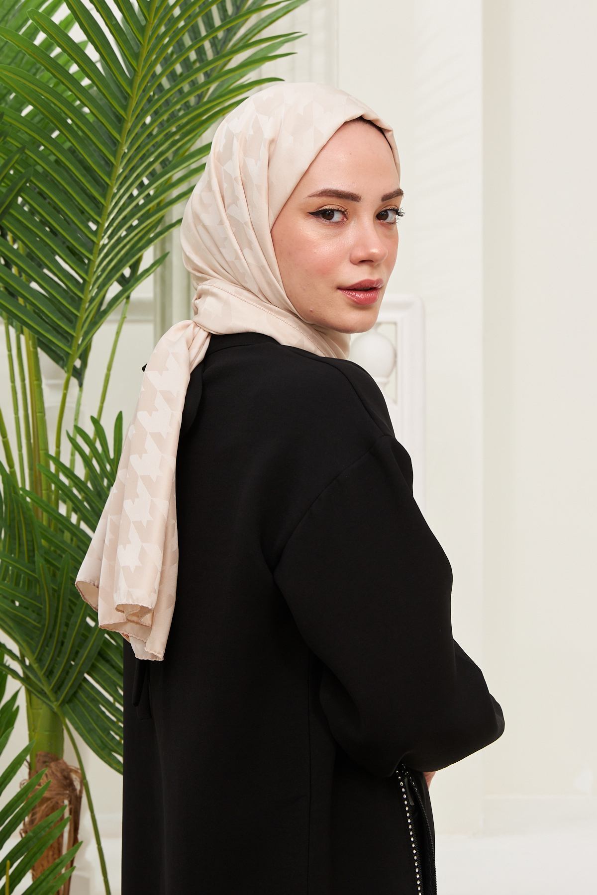 İpekhan  İpekli Jakar Serisi Kazayağı Desenli Ekru Jakarlı Şal 9000-04 - Görsel 2