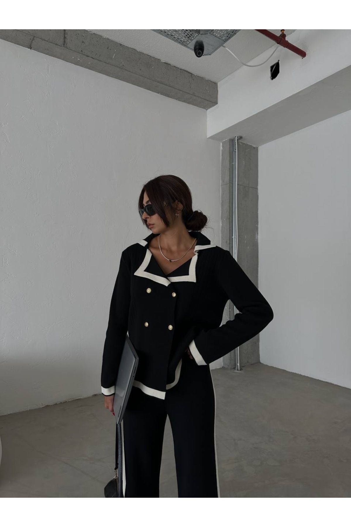 Strickanzug Schwarz 4-Knopf-Jacke Hose - Görsel 2