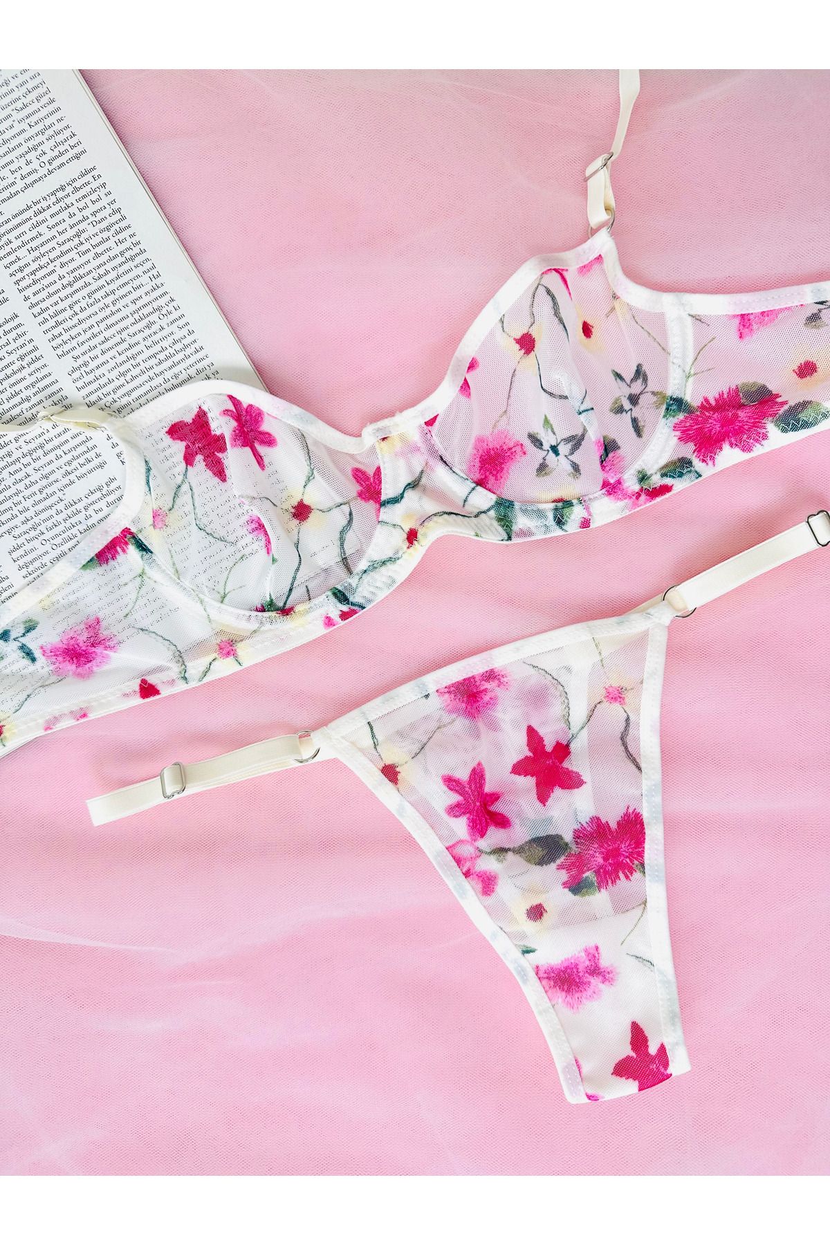 Arinda-Comfort Flora - Set de lenjerie cu sârmă din tul fără capac cu imprimeu floral 1