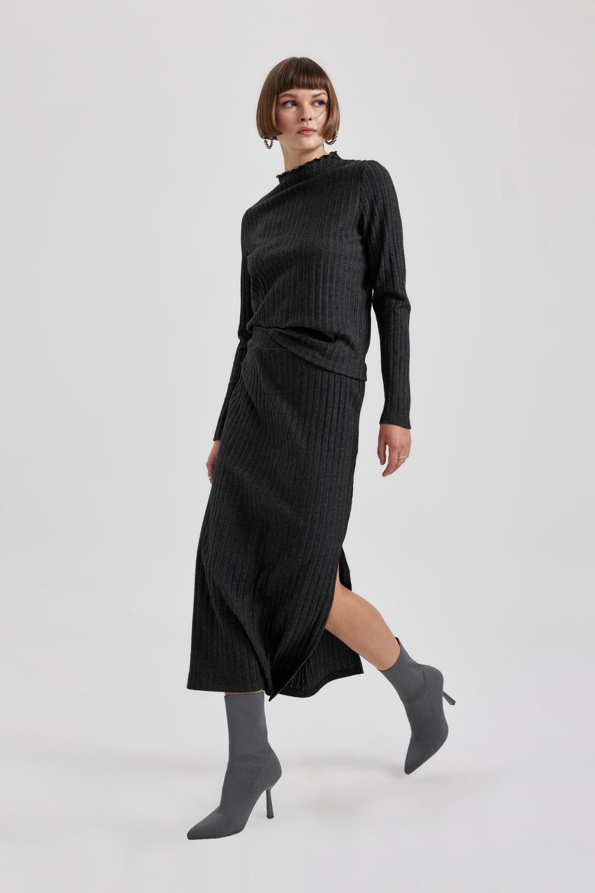 DeFacto-Slim Fit Tričko Slim Fit Poloviční rolák Žebrovaná košilka s dlouhým rukávem B4778Ax23Wn 4