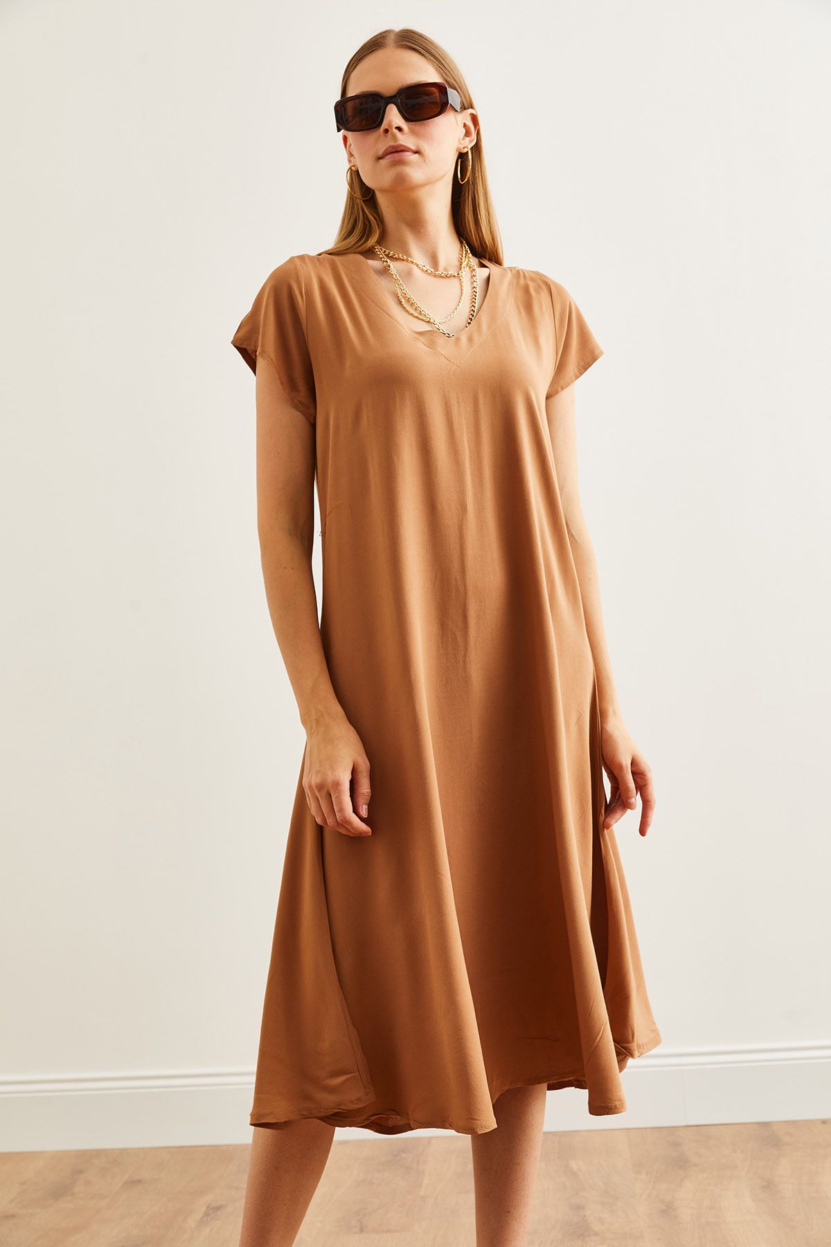 Kadın Camel V Yaka Dokuma Viskon Salaş Elbise ELB-19002245