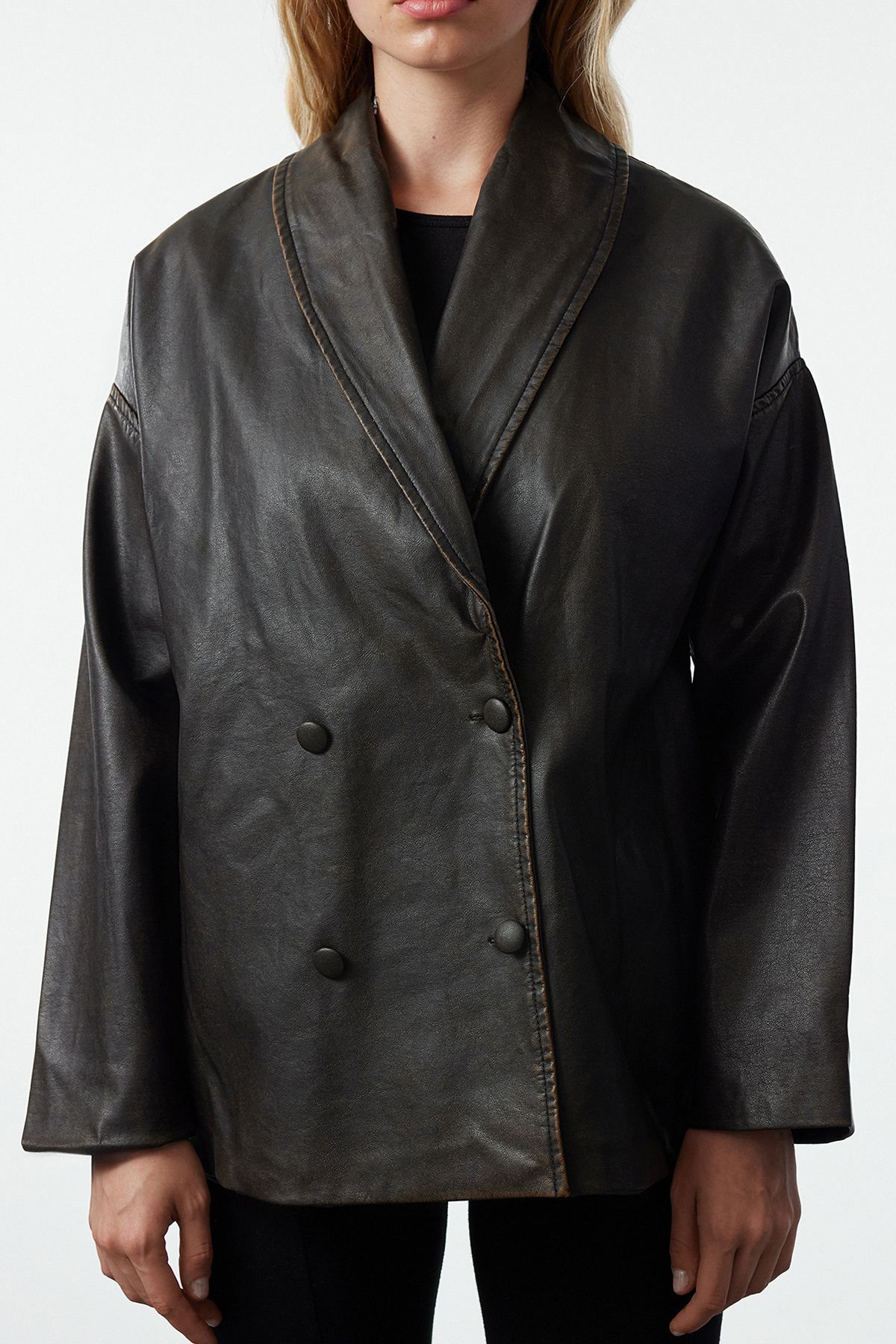 Trendyol Collection-Dunkelbrauner, übergroßer Kunstledermantel mit Pelzbesatz am Kragen TWOAW25MO00145 7