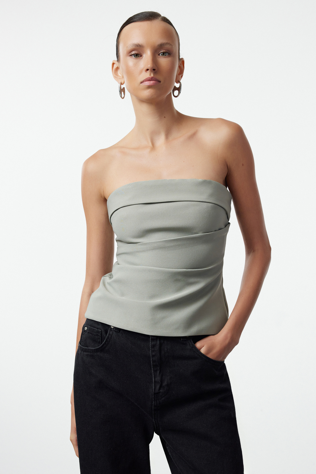 Trendyolmilla  Açık Haki Straplez Fitted Drapeli Dokuma Bluz TWOSS24BZ00348 - Görsel 2