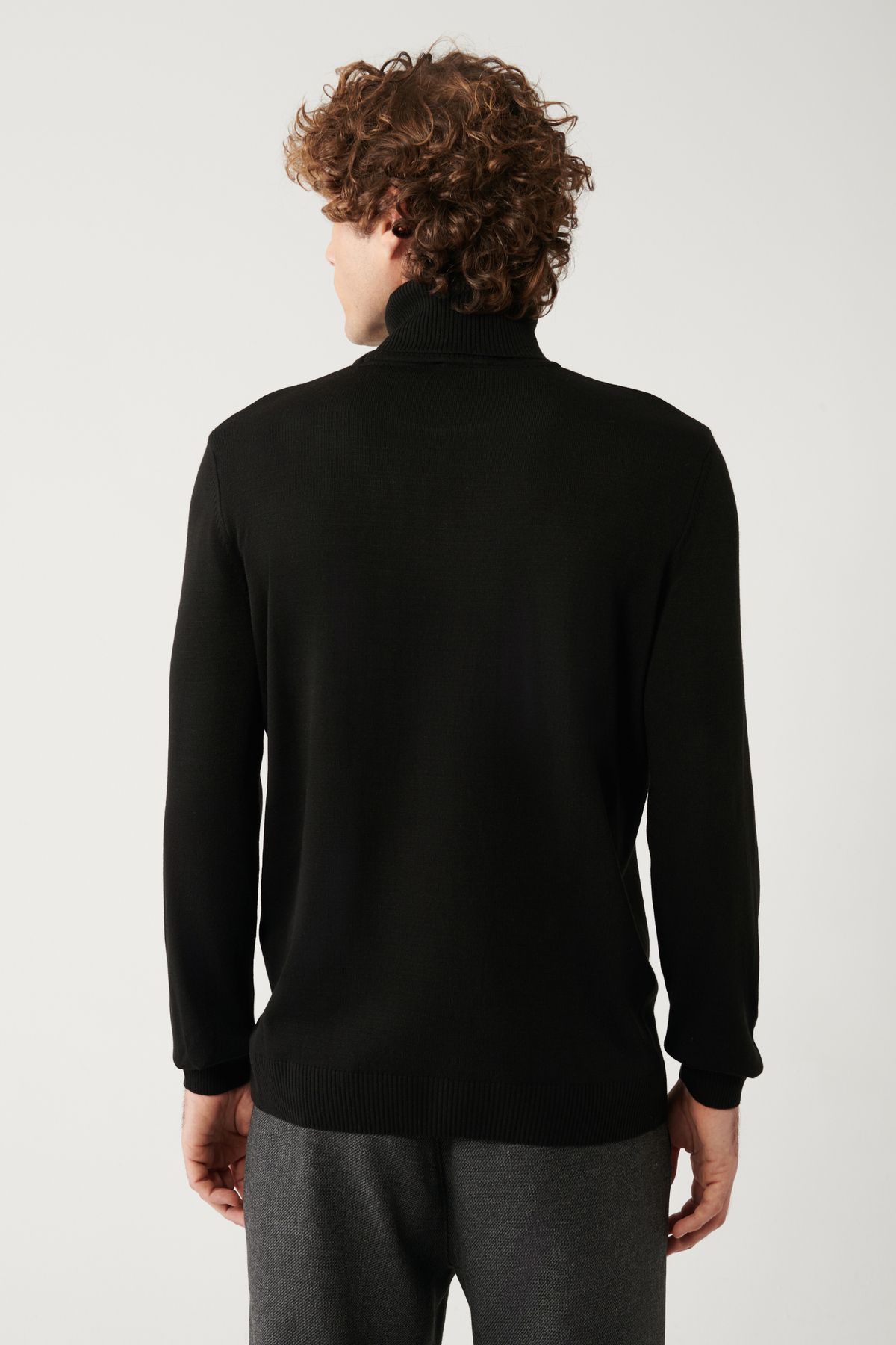 Erkek Siyah Unisex Triko Kazak Tam Balıkçı Yaka Tüylenmeyen Regular Fit E005002