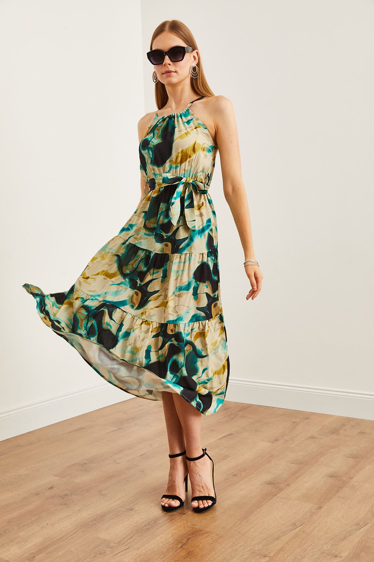 Kadın Batik Taş Halter Yaka Kuşaklı Dokuma Viscon Elbise ELB-19001548