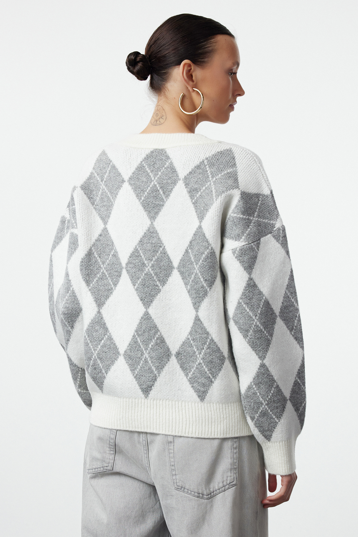 Trendyolmilla  Ekru Yumuşak Dokulu V Yaka Geniş Kalıp Baklava Triko Kazak TWOAW25KZ00200 - Görsel 5