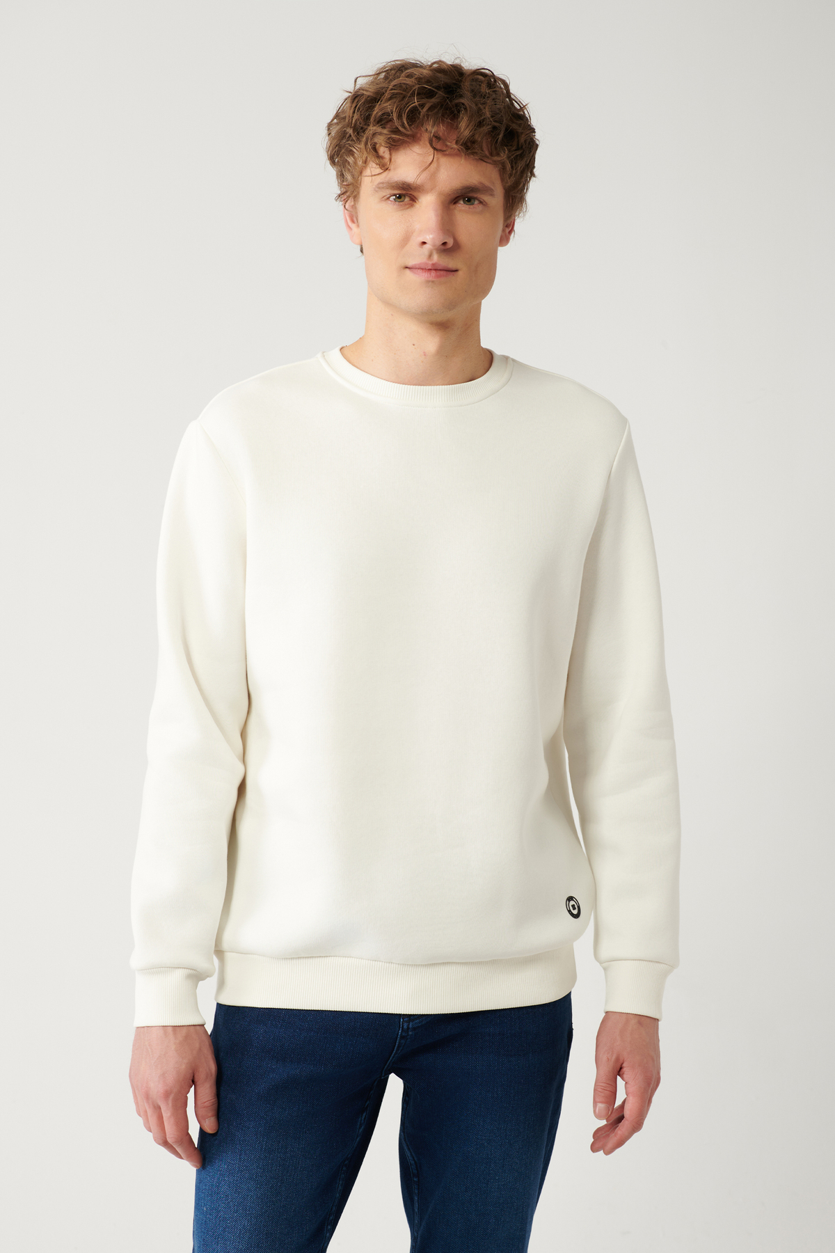 cest un sweat shirt sweat 1017 avec un vélo blanc de 3 feuilles de coton