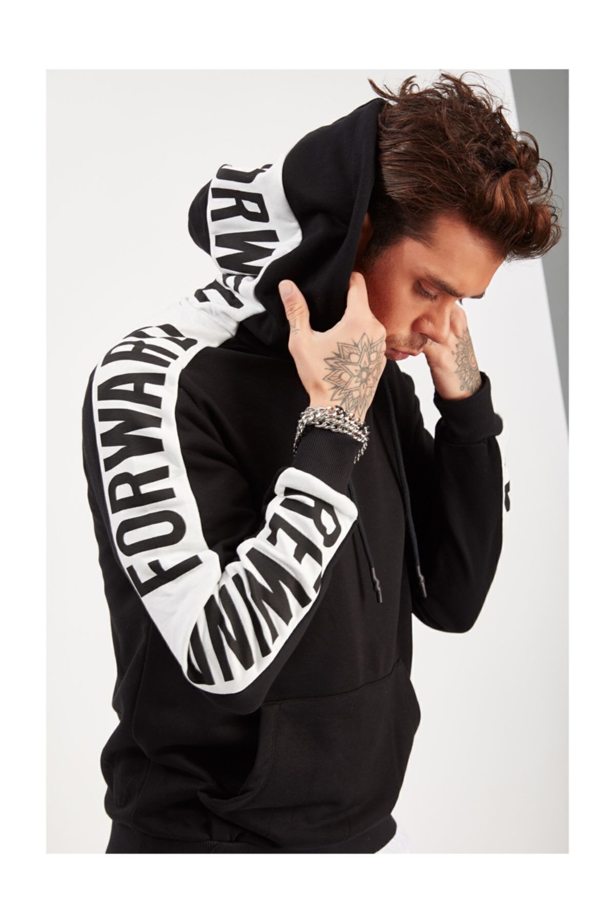 Siyah-Ekru Kapüşonlu Sweatshirt | ME19W224620